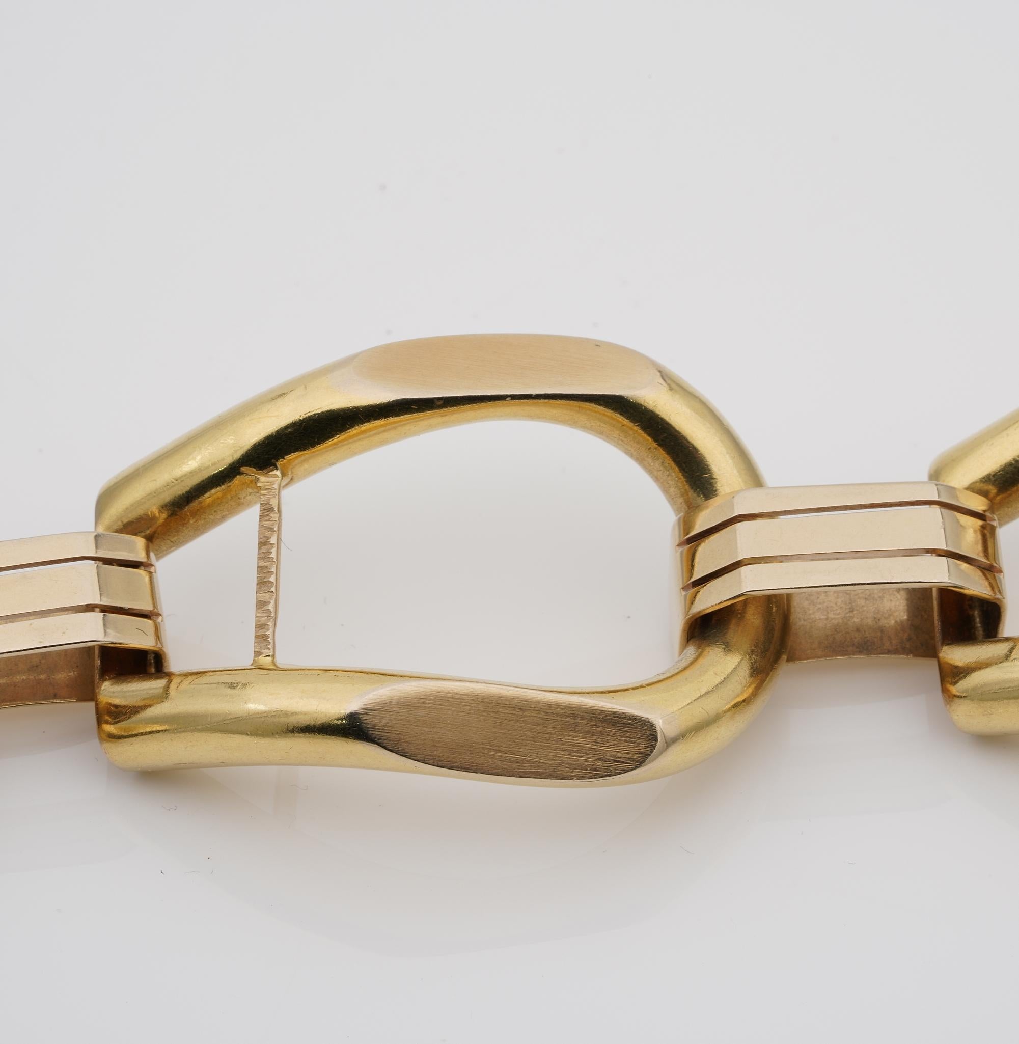 Estate Grand Chic 18 Kt énorme Stirrups Link Bracelet Pour femmes en vente