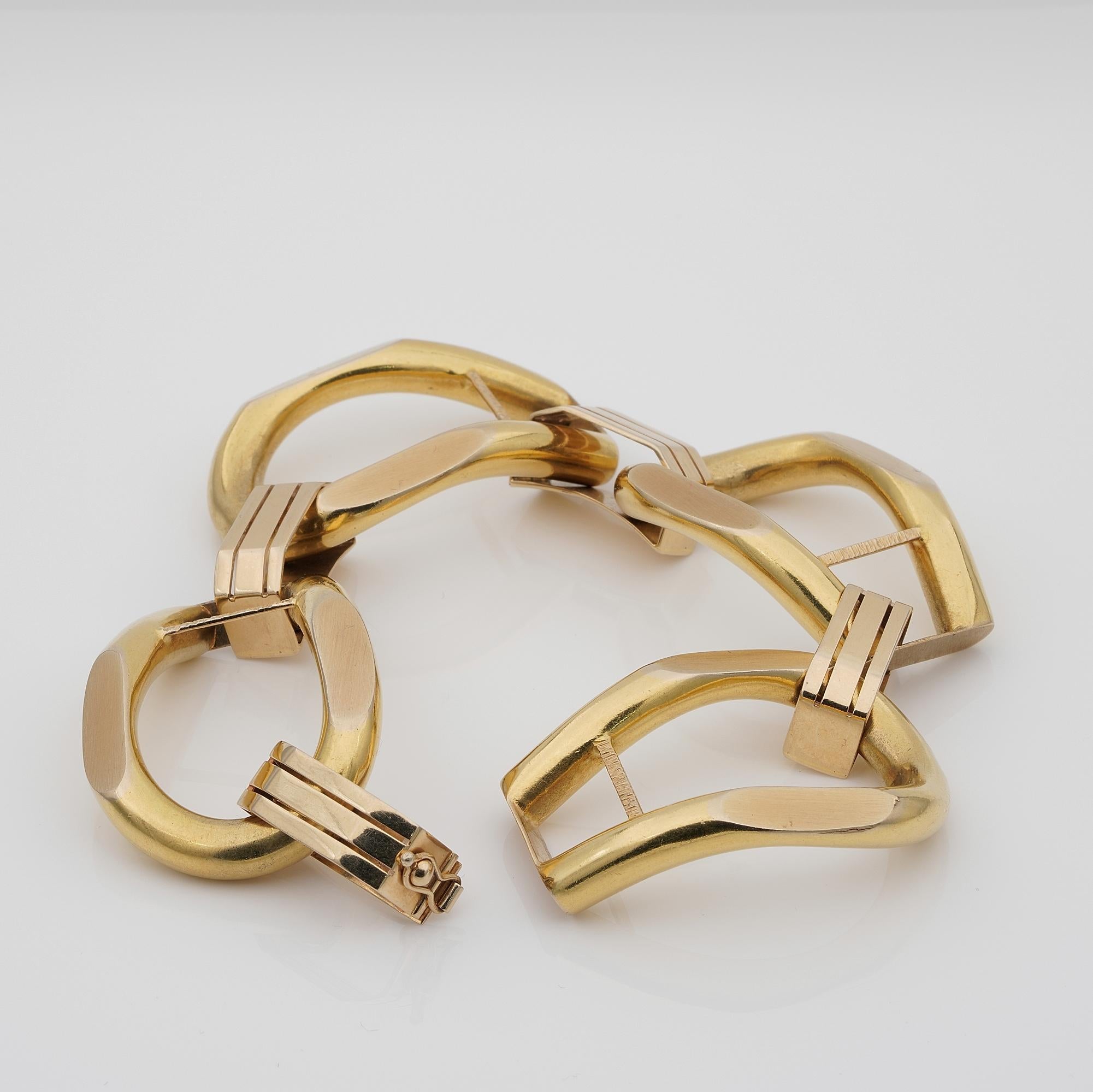 Estate Grand Chic 18 Kt huge Stirrups Link Bracelet For Sale 2