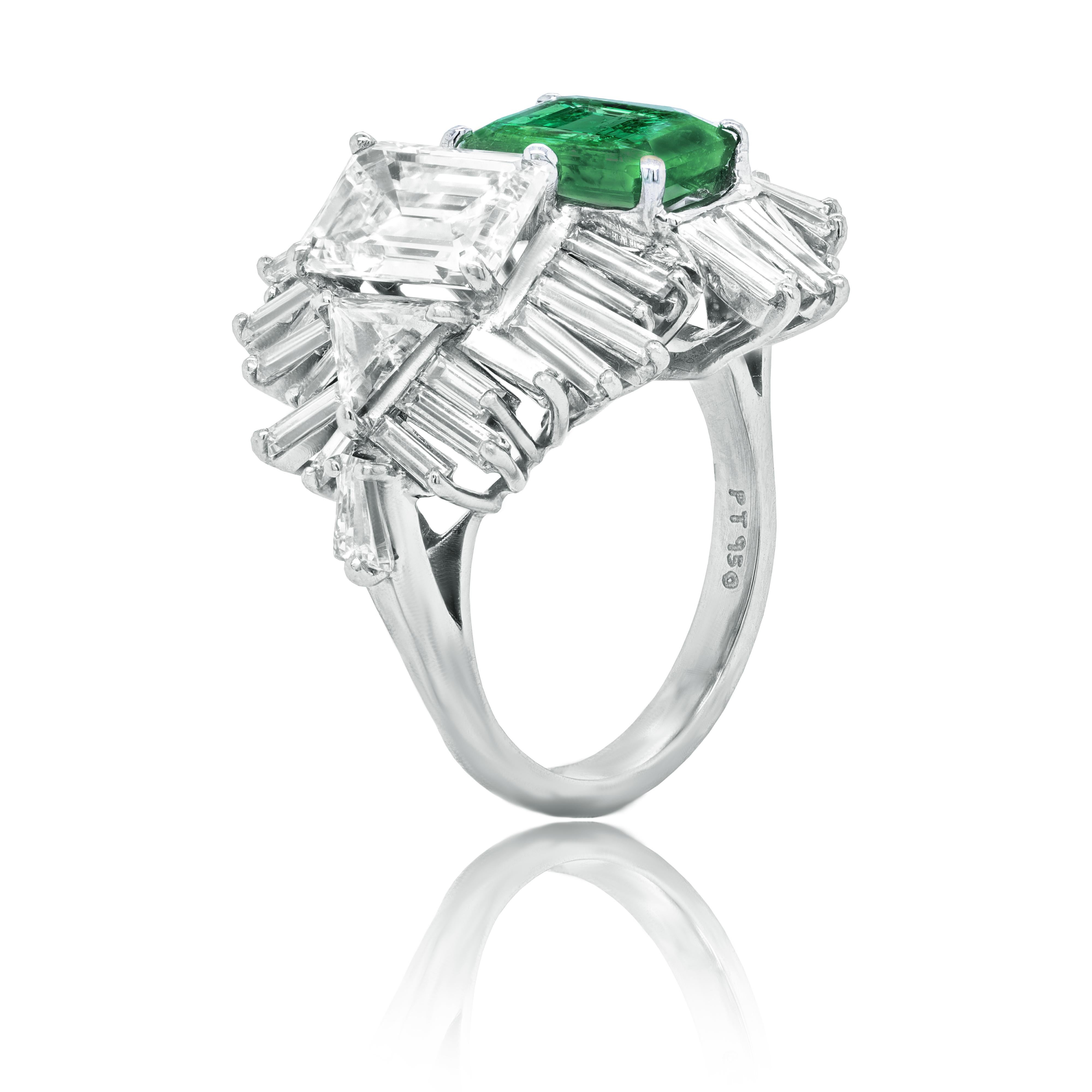 Art Deco Estate Green Emerald and Diamond Ring For Sale