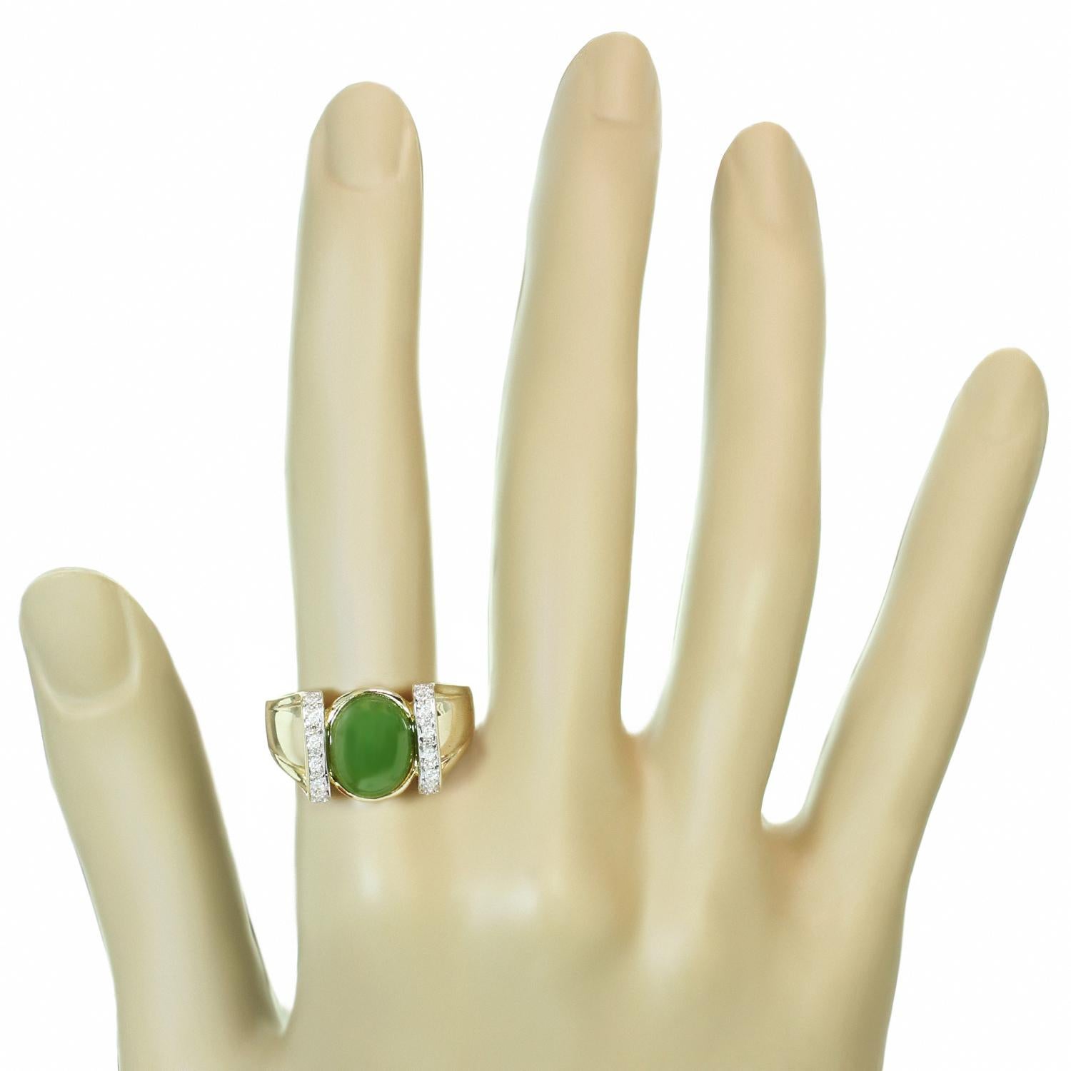 Oval Cut Estate Green Jade Diamond 14k Yellow Gold Ring For Sale