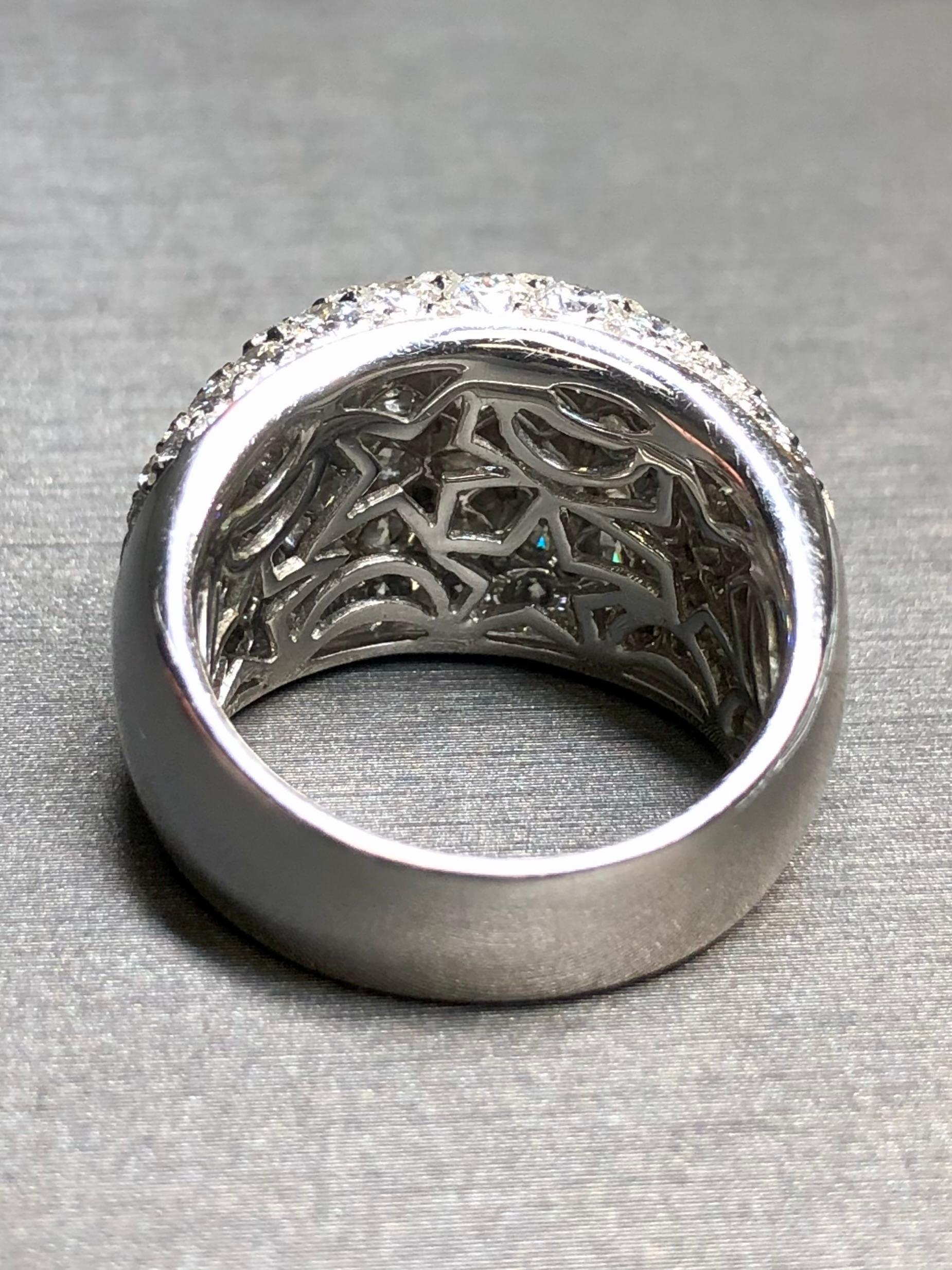 Contemporain Estate GREGG RUTH 18K White Gold Pave Diamond Dome Cocktail Ring 5.56ct en vente