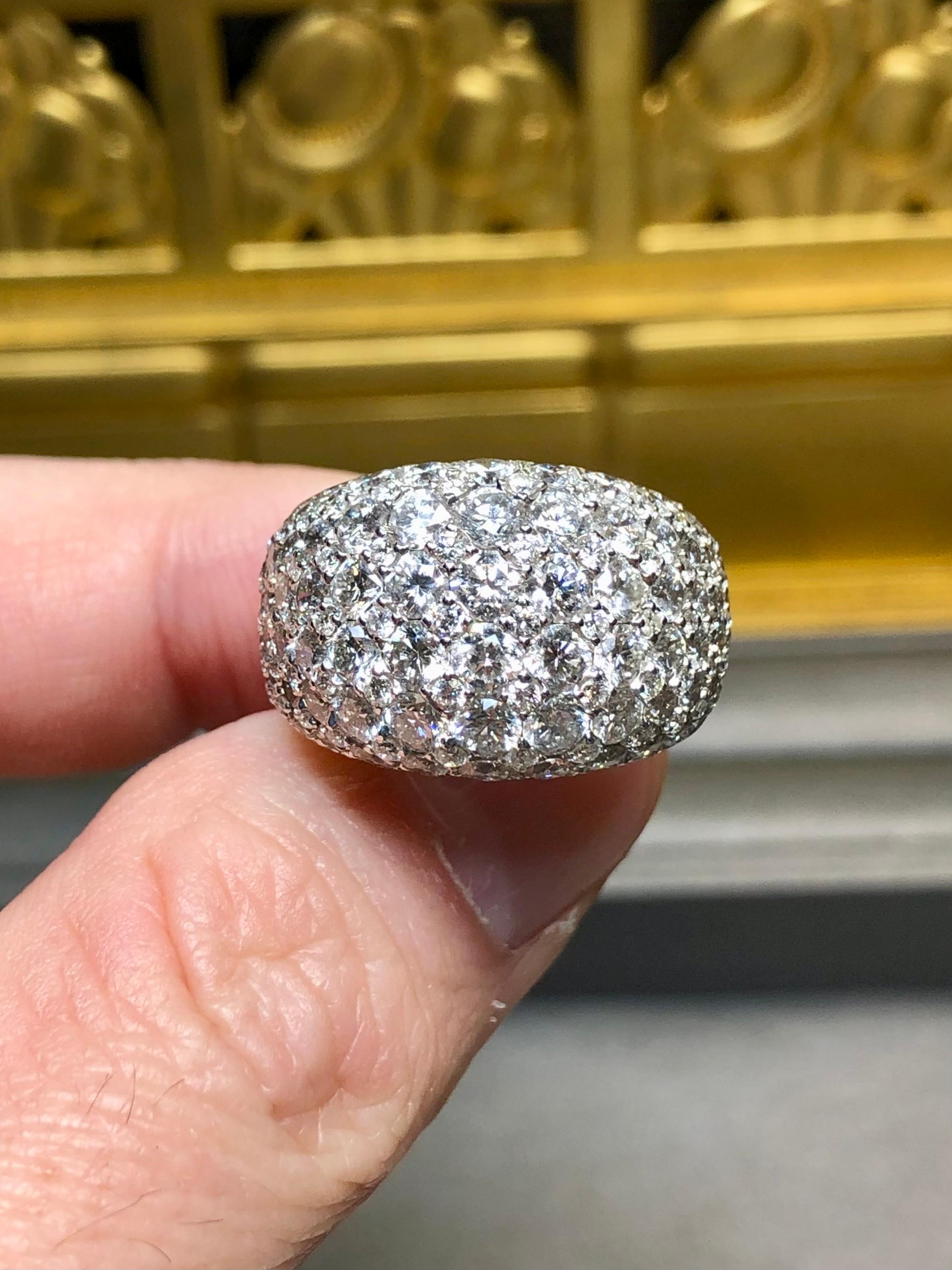 Estate GREGG RUTH 18K White Gold Pave Diamond Dome Cocktail Ring 5.56ct Unisexe en vente