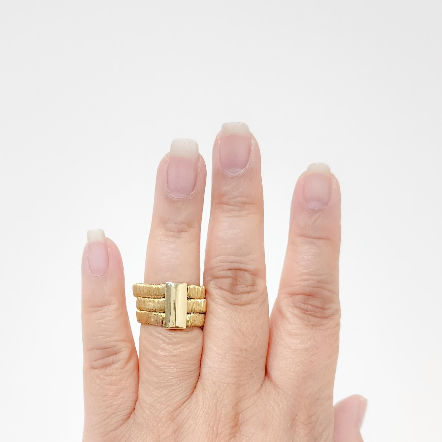 Schöne H. Stern 3 Zeile Band Ring handgefertigt in 18k Gelbgold.  Ringgröße 9,75.  Flexibel und gut verarbeitet.