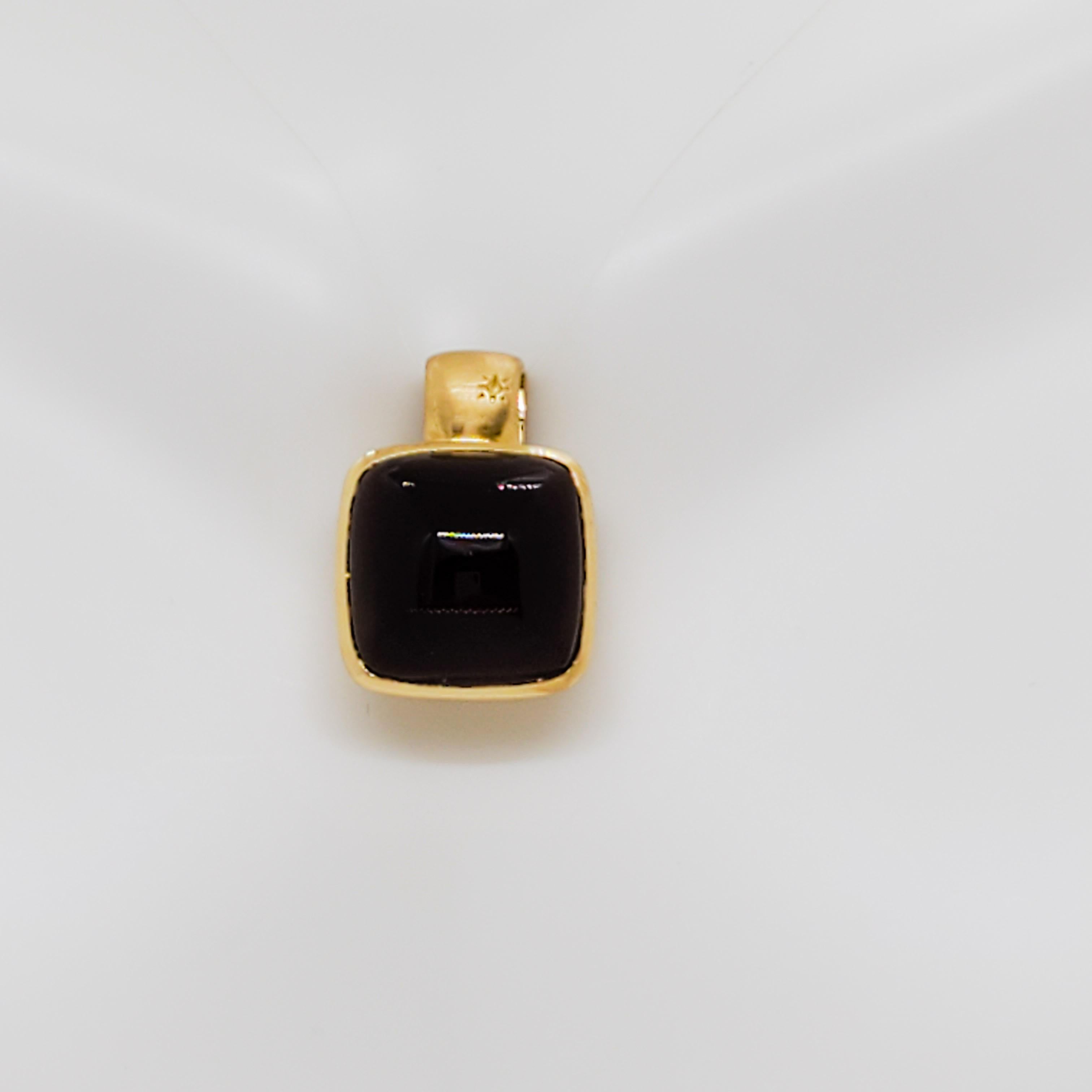 Estate H. Stern Smoky Quartz Pendant in 18k Yellow Gold In Excellent Condition For Sale In Los Angeles, CA