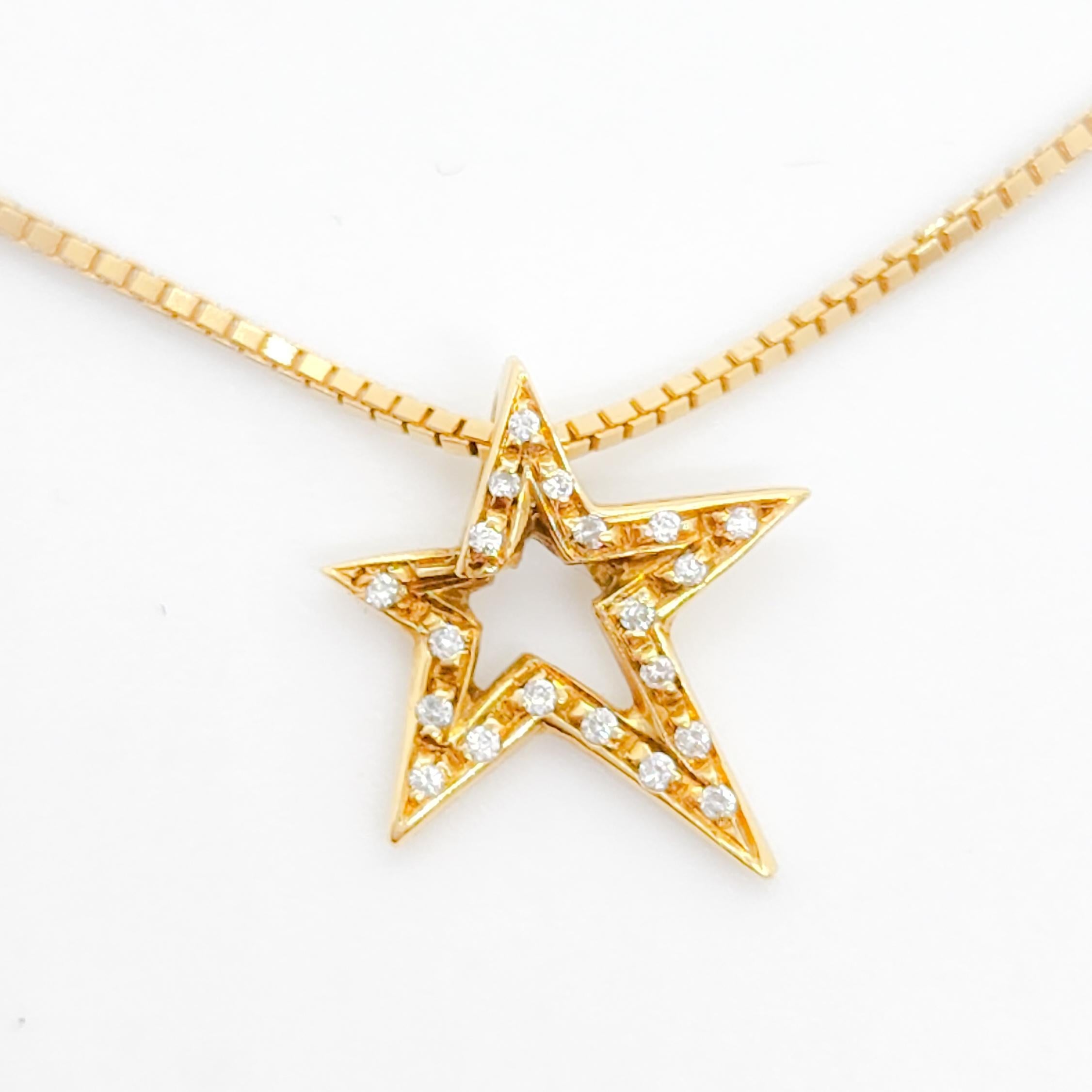 Magnifique bracelet de cheville H. Stern avec un motif d'étoile creuse réalisé avec des diamants ronds blancs de bonne qualité.  La longueur est de 9,5