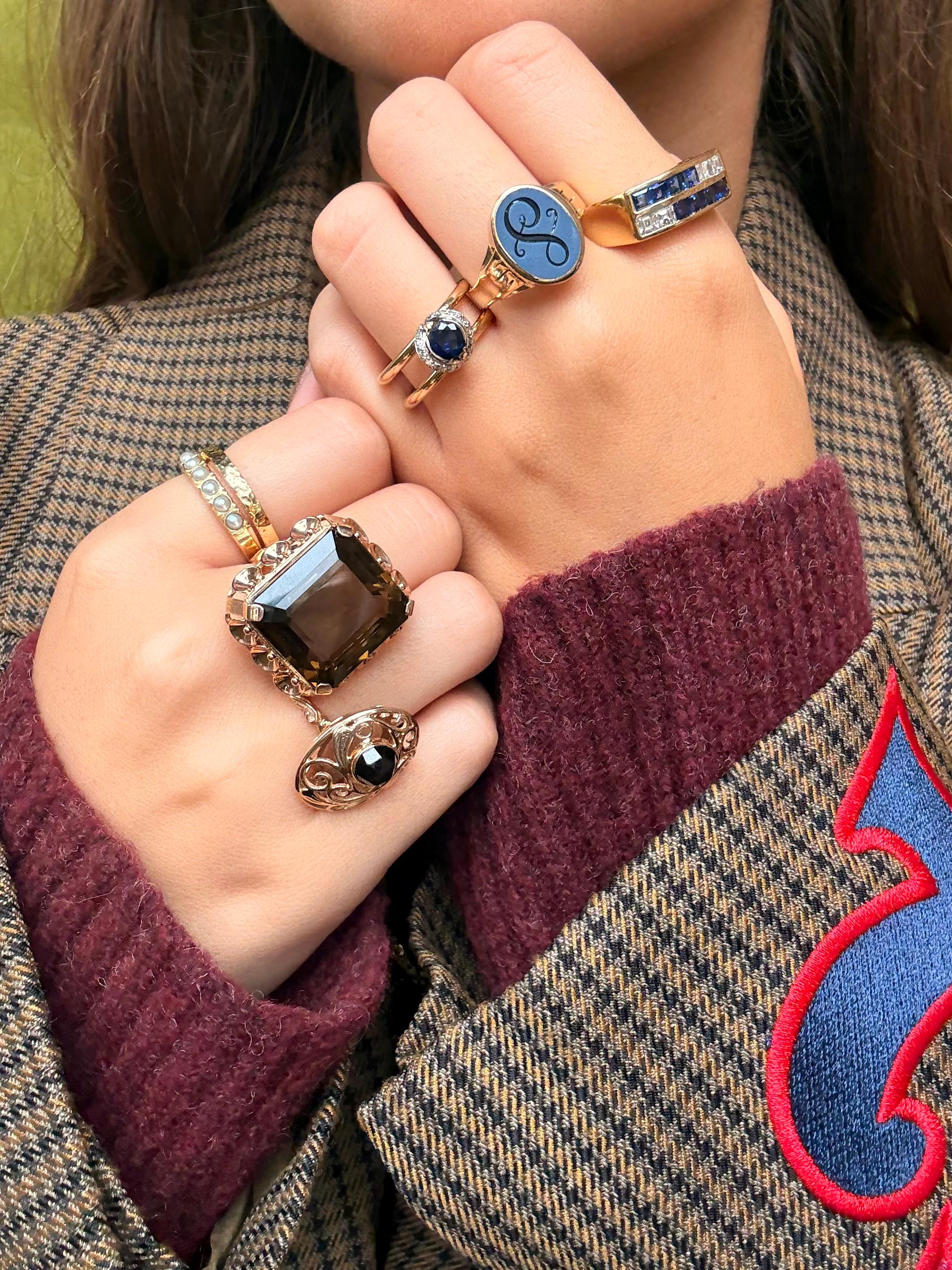 Estate Hammered Solid Gold 18K Yellow Gold Stackable Band Wedding Ring, Size 6.5 en vente 4