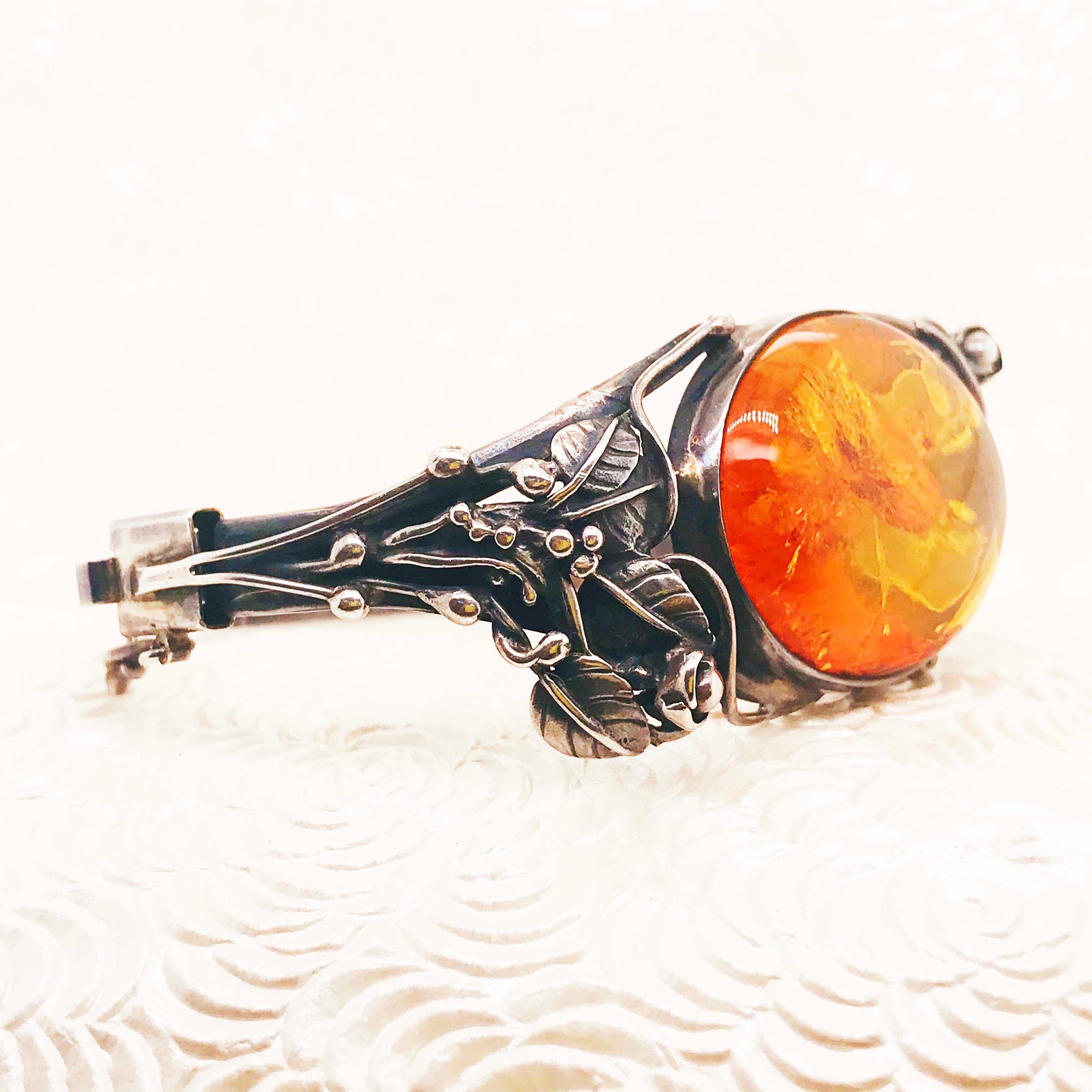 Bracelet en ambre avec design en forme de jardin, fait à la main par un artisan de la région, est un bracelet original en argent. en vente 5