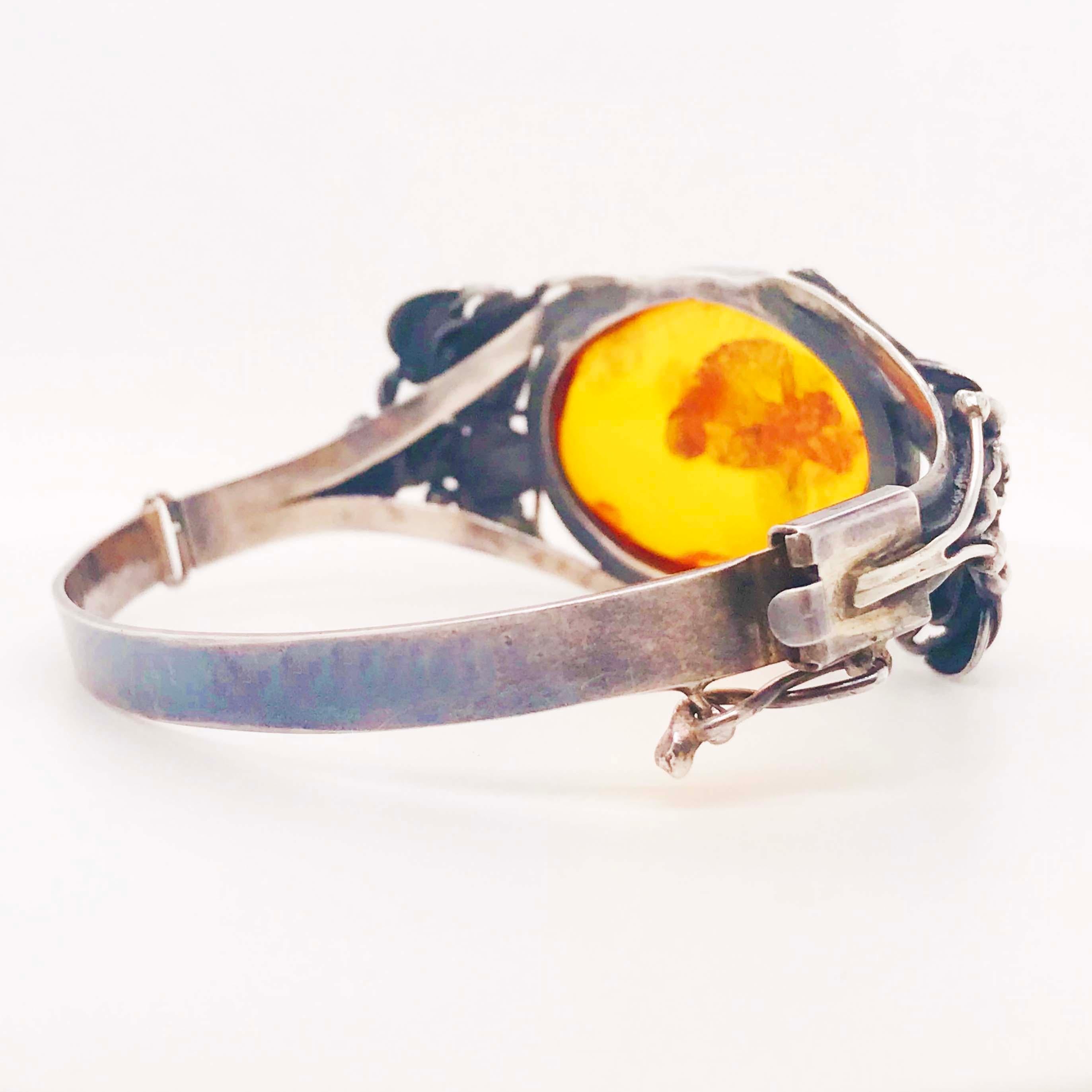 Bracelet en ambre avec design en forme de jardin, fait à la main par un artisan de la région, est un bracelet original en argent. en vente 1