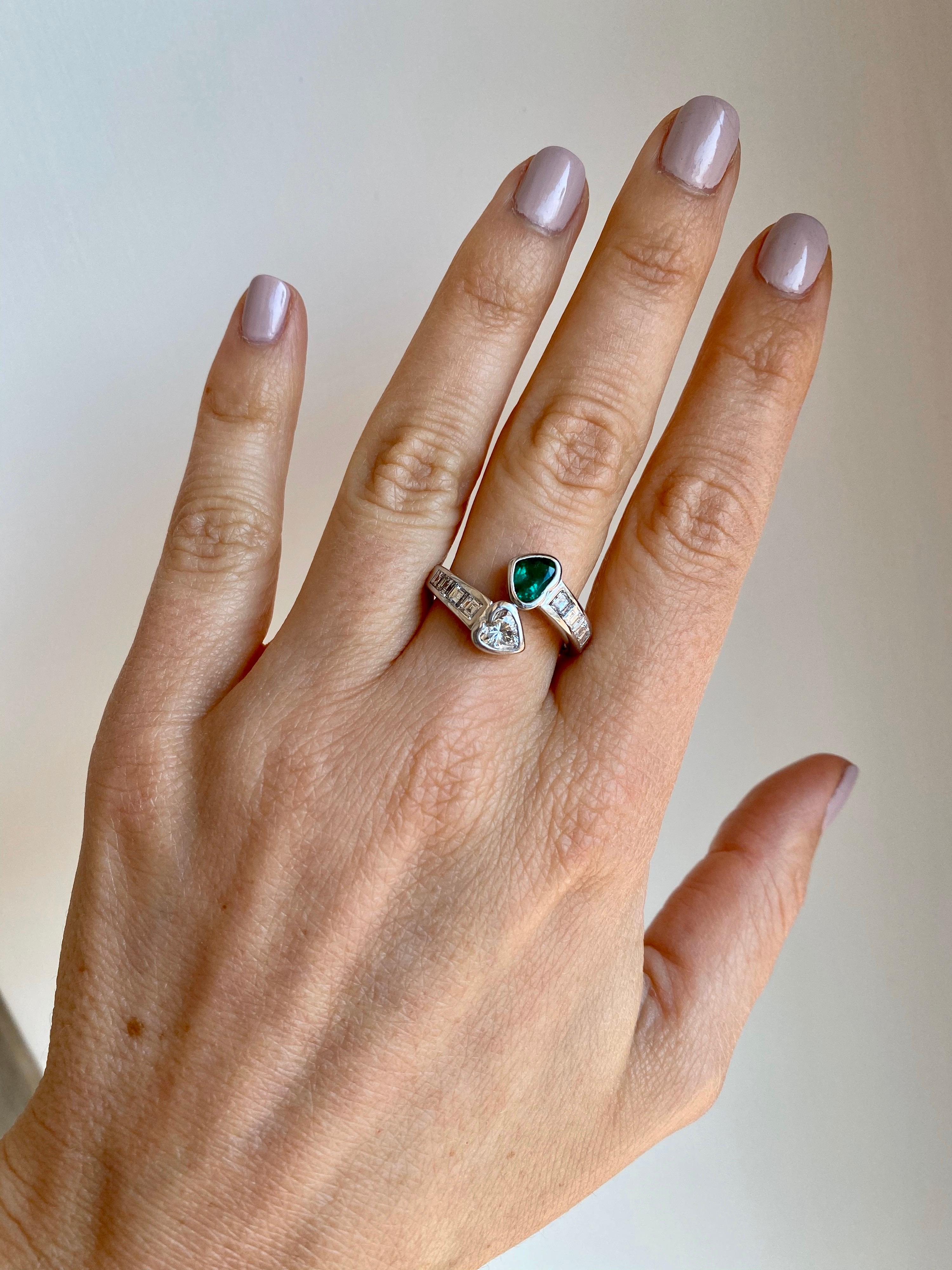 Estate Hearts Emerald Diamond Vous et Moi Gold Ring For Sale 1