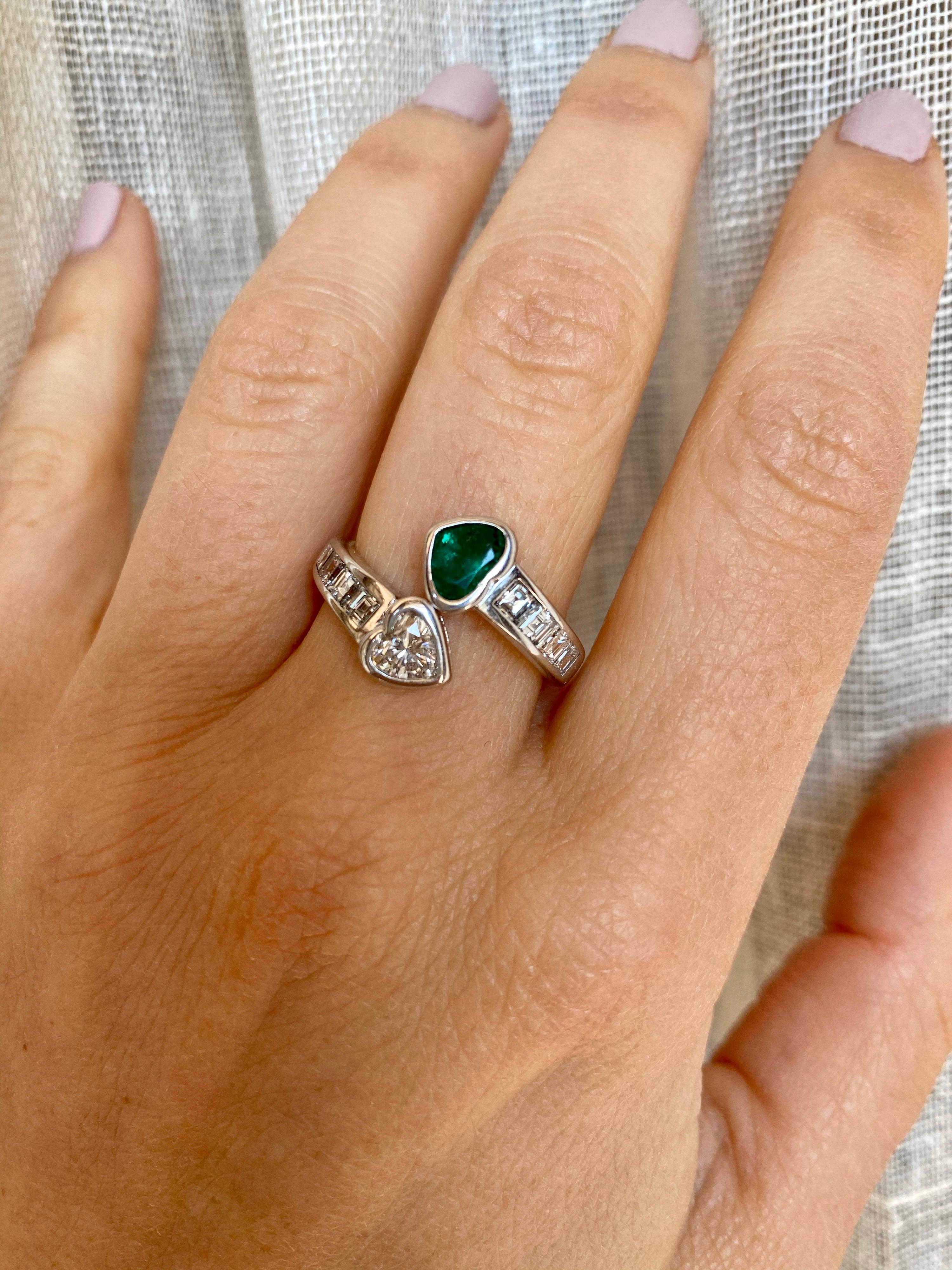 Estate Hearts Emerald Diamond Vous et Moi Gold Ring For Sale 3