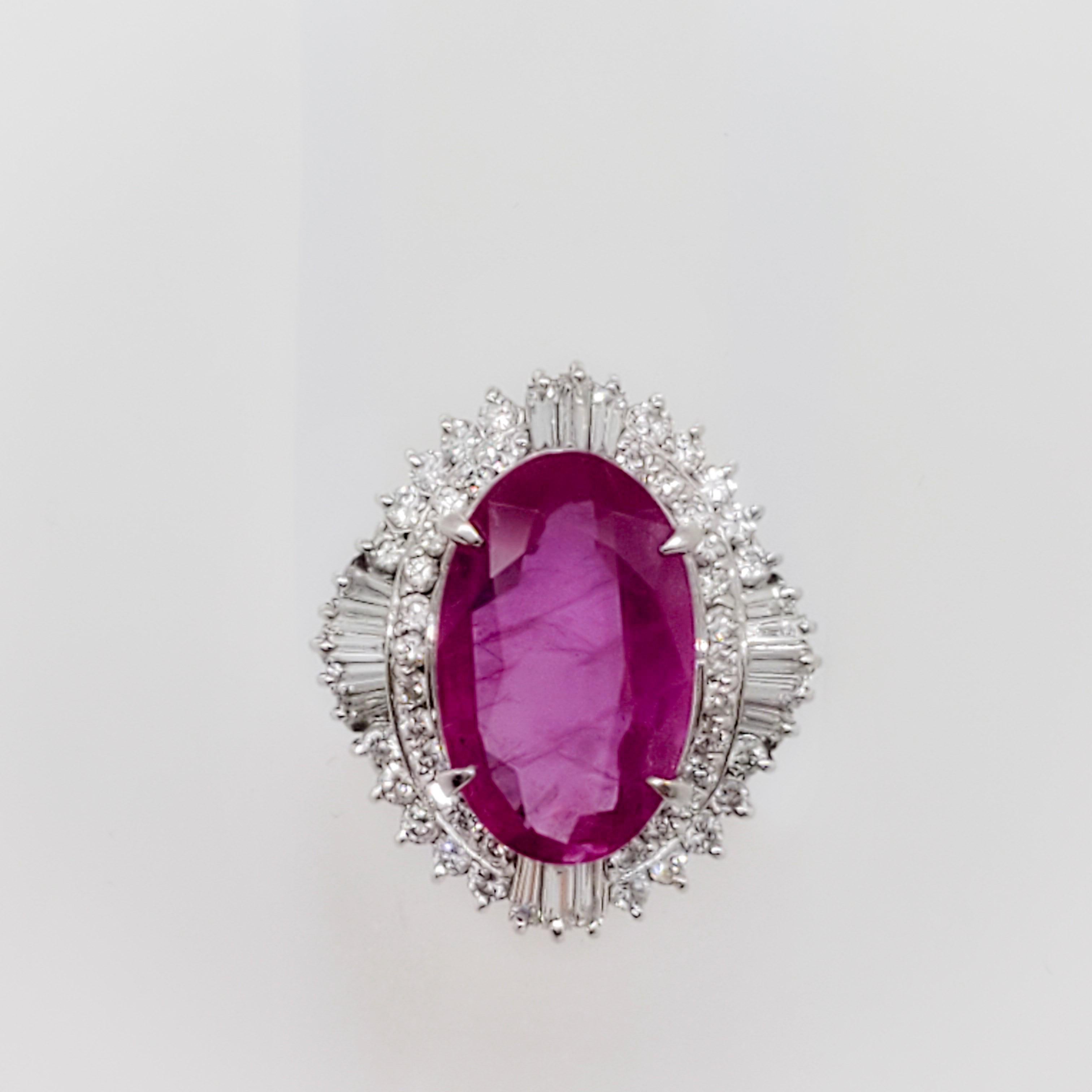 Estate Heated Purplish Pink Sapphire Oval and White Diamond Cocktail Ring In Excellent Condition In Los Angeles, CA