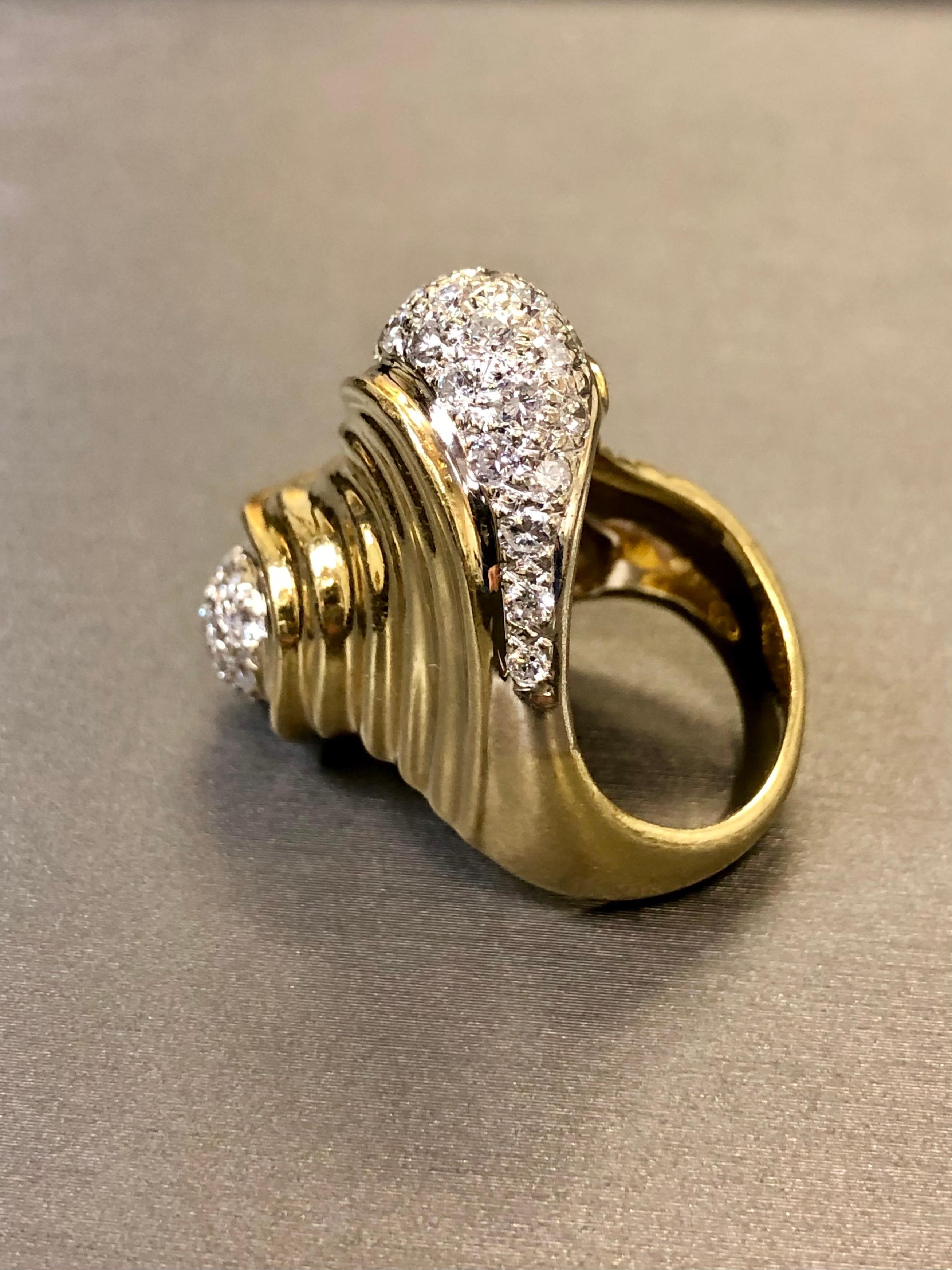 Estate Heavy 18k Yellow Gold Wave Ripple Pave Diamond Cocktail Ring 2.50ctw In Good Condition For Sale In Winter Springs, FL