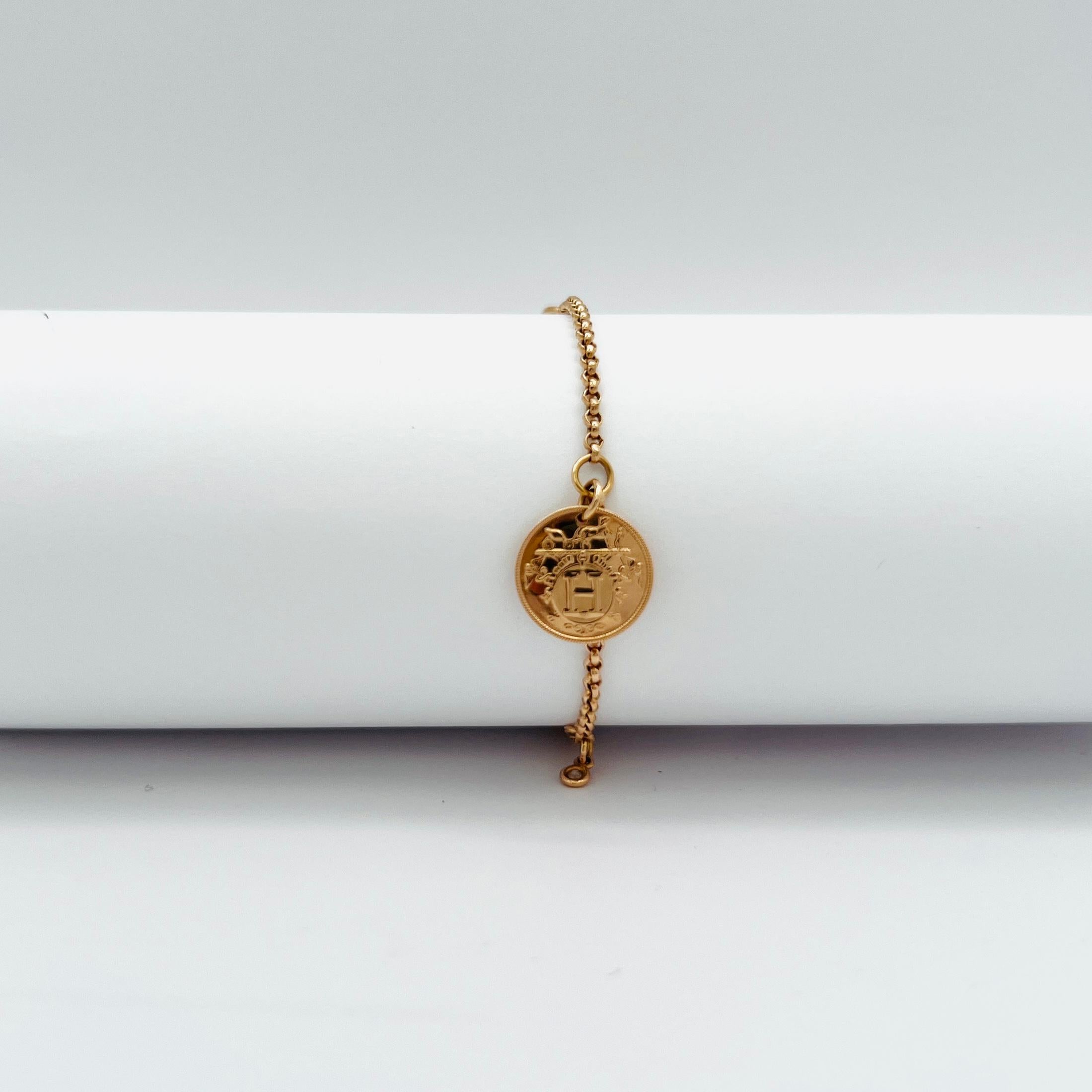 Bracelet à breloques Estate Hermes en or rose 18 carats en vente 2