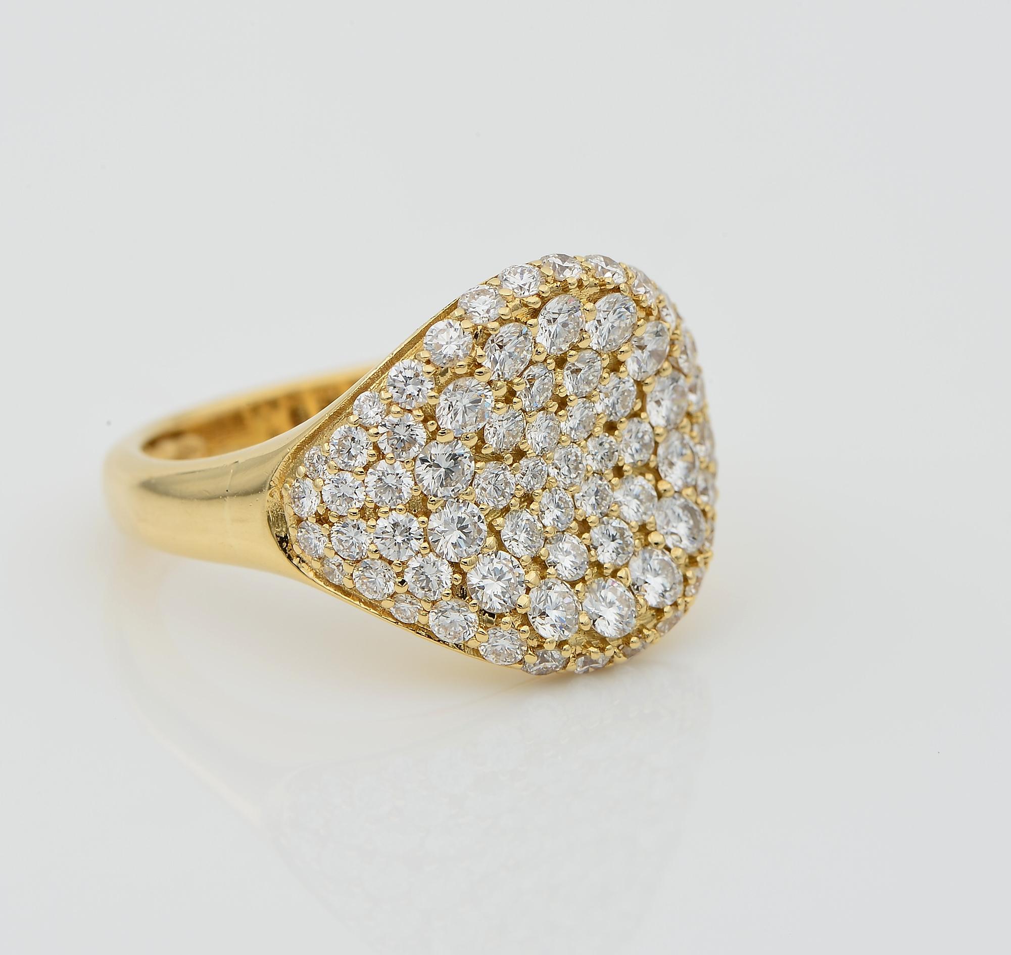 Contemporaneo Anello Signet con diamante da 2,0 carati, di alta qualità e contemporaneo in vendita