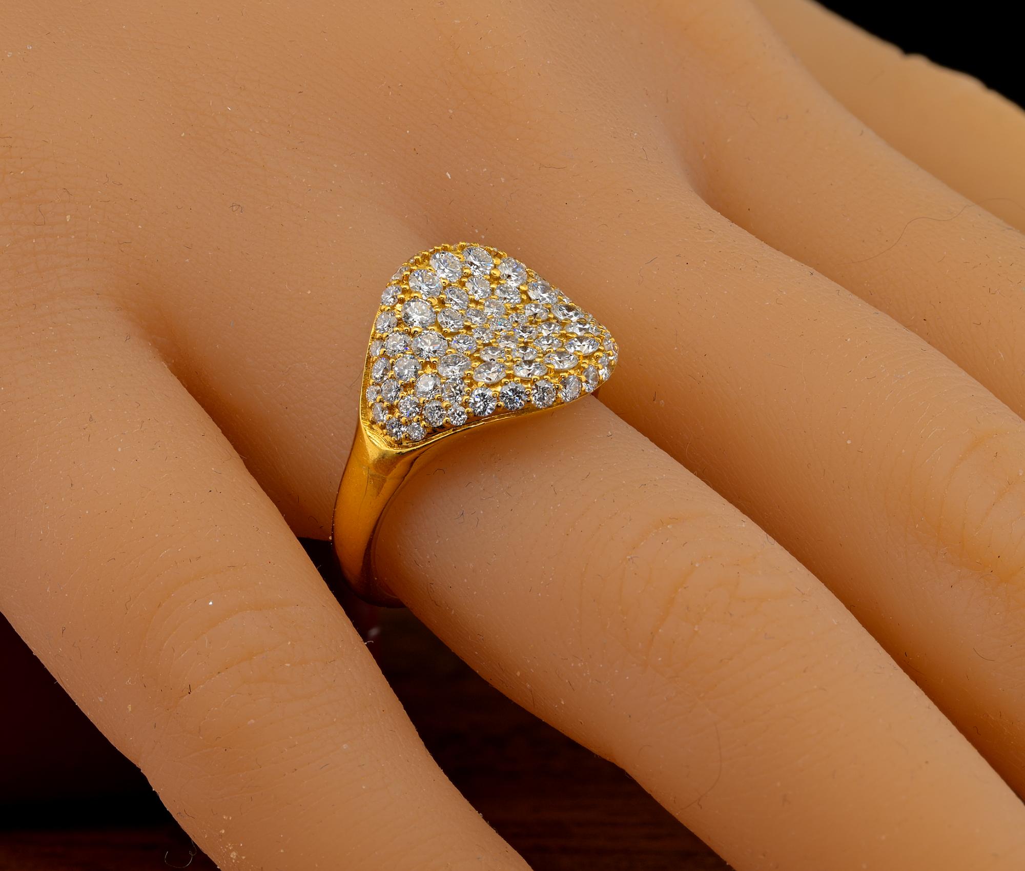 Anello Signet con diamante da 2,0 carati, di alta qualità e contemporaneo in vendita 3