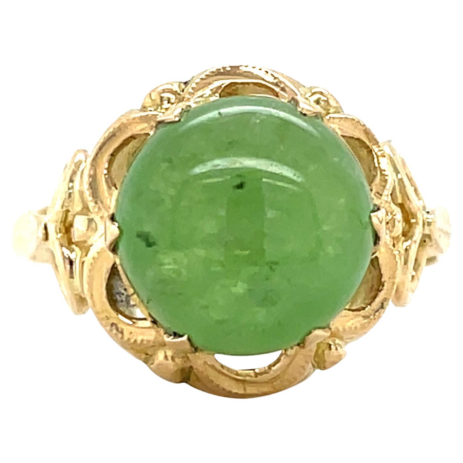 Anello con cabochon di granato verde idrogrossulare di proprietà, oro giallo 14 carati in vendita