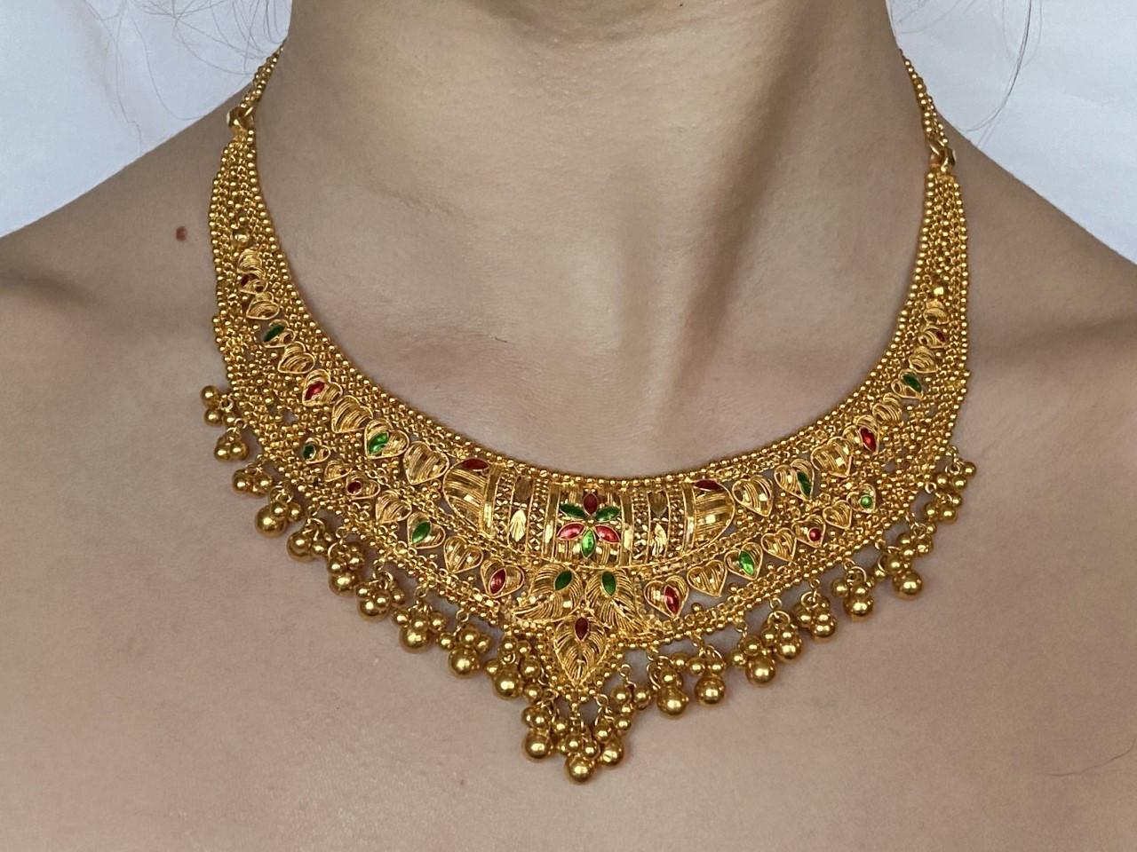 Contemporary Estate Indian 20kt Yellow Gold and Enamel Bib Necklace For Sale