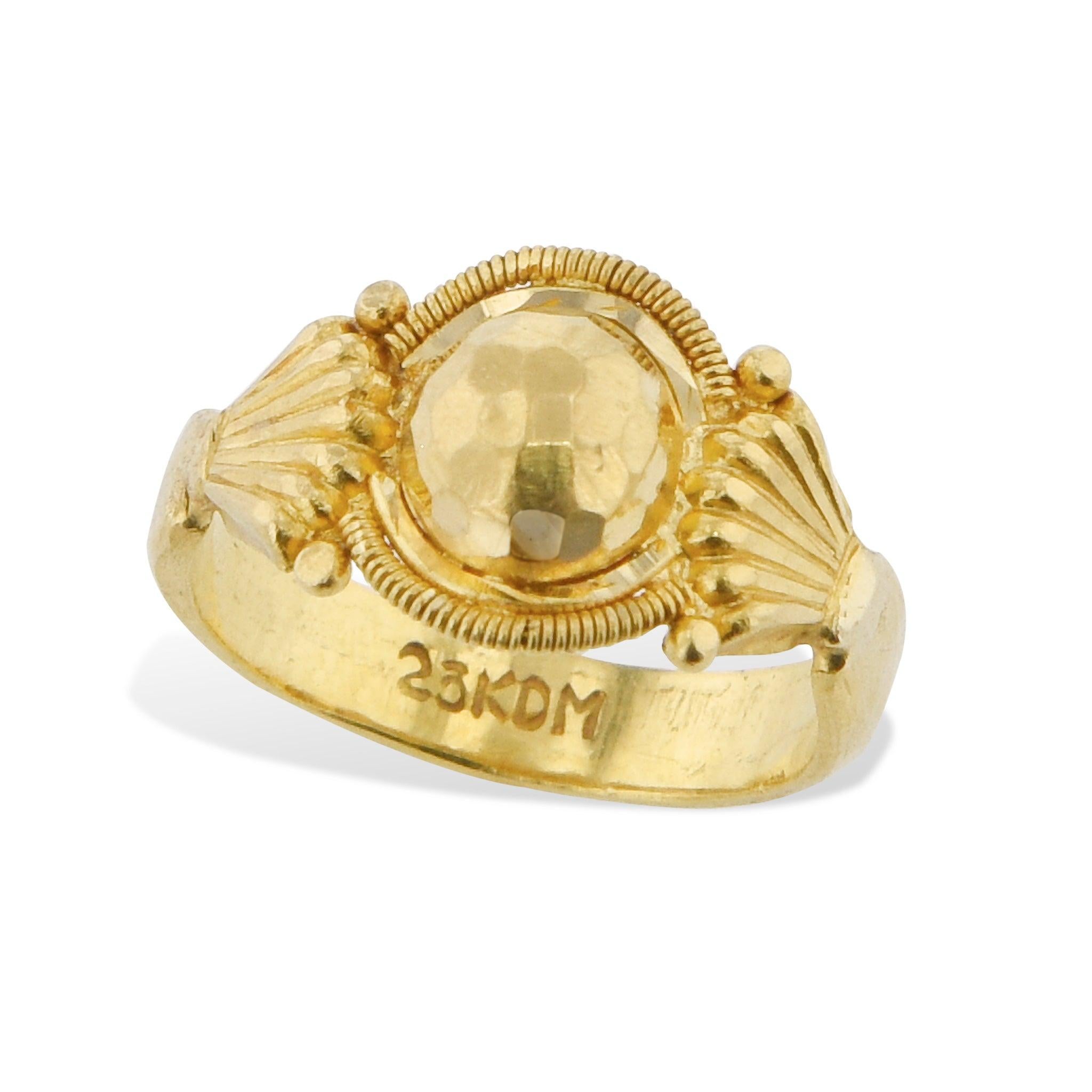 
Estate-worthy and exquisitely designed, this 22K Indian Yellow Gold Ring radiates luxury and sophistication. 
Size 4.25.

22K Yellow Gold Estate Ring.
Indian Gold.
Size  4.25.

