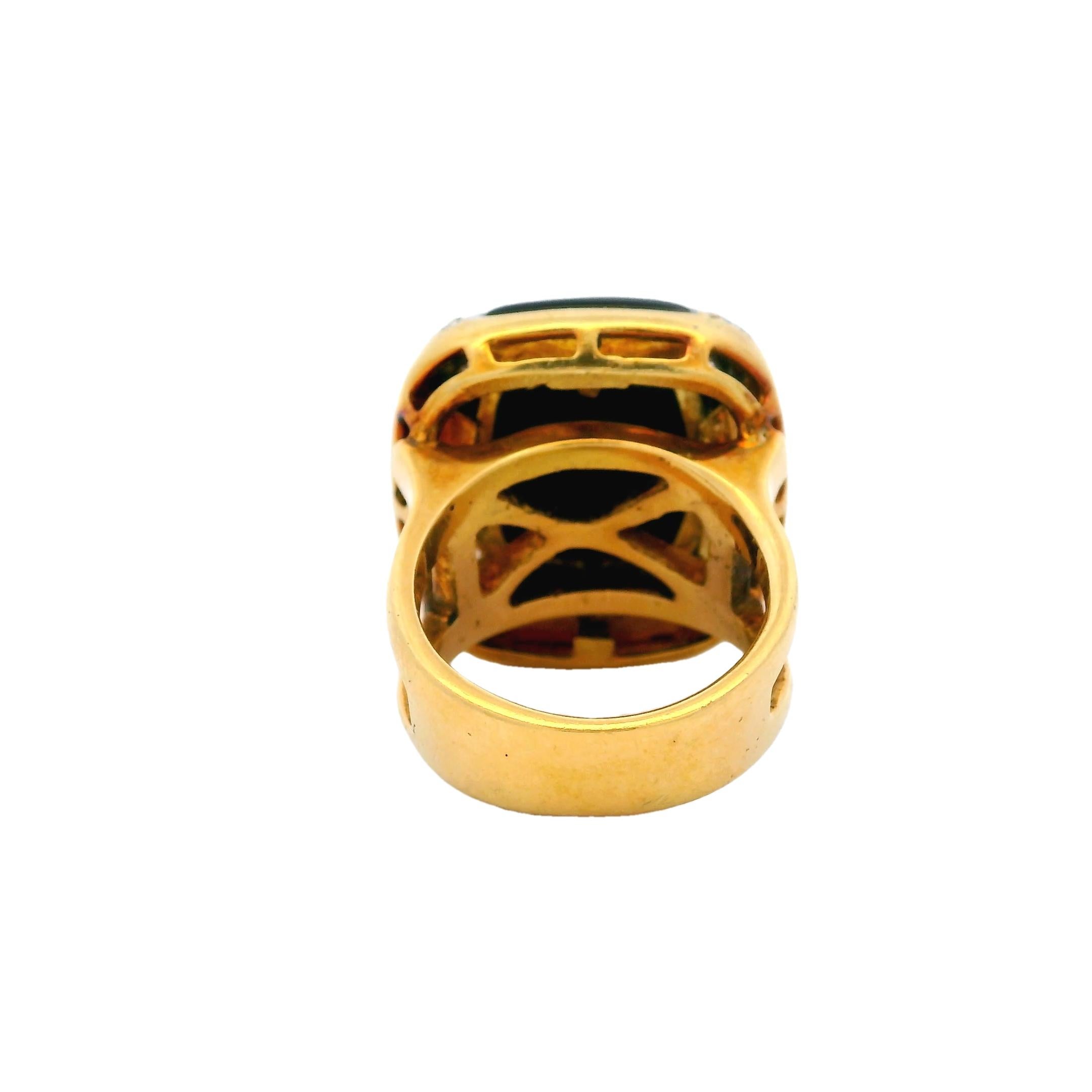 Anillo italiano de oro amarillo de 18 quilates con ónice y diamantes, circa años 80 en venta 2