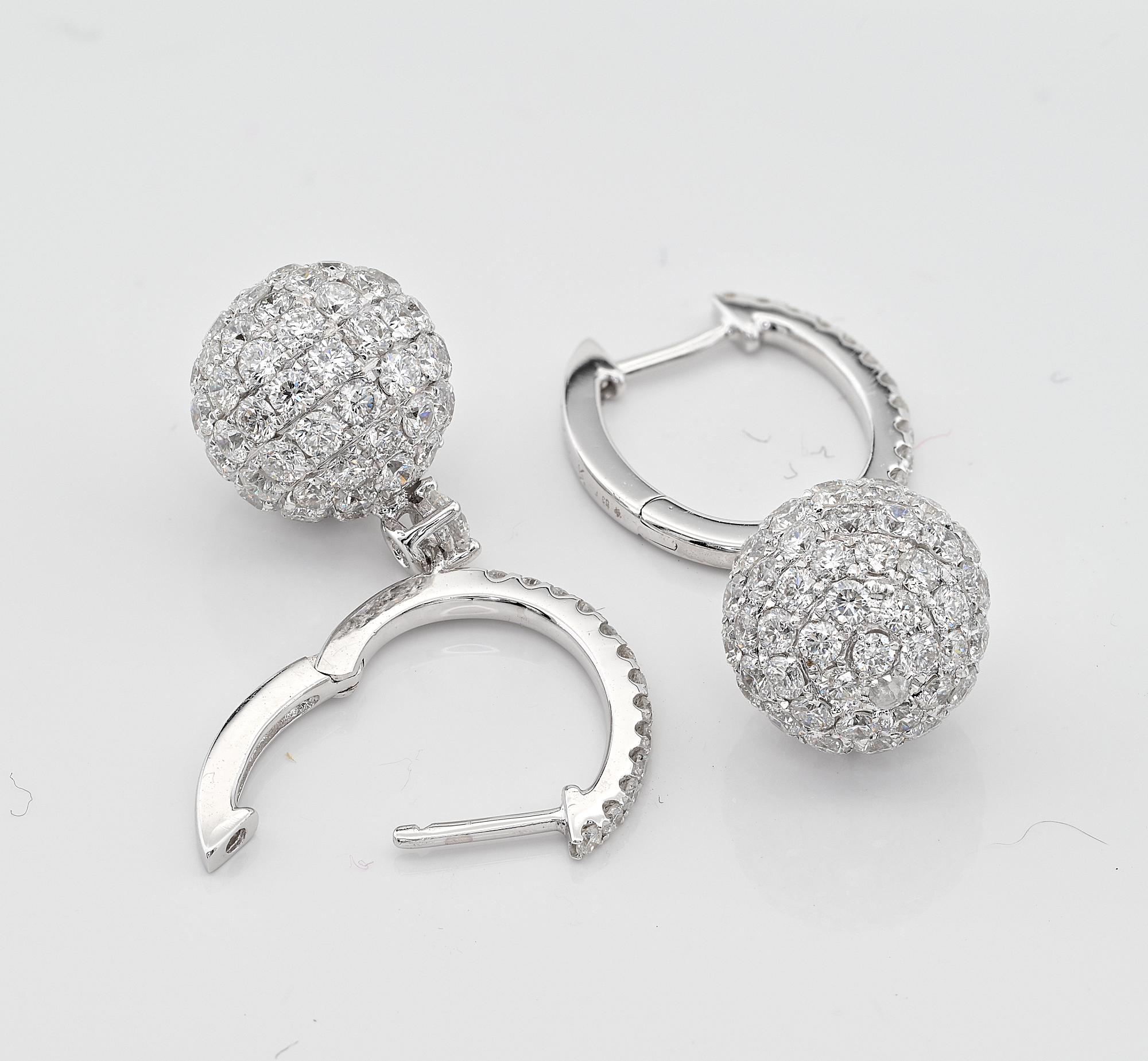 Estate Italian 3.50 Ct Diamond Swing Earrings 18 KT Gold In Excellent Condition For Sale In Napoli, IT