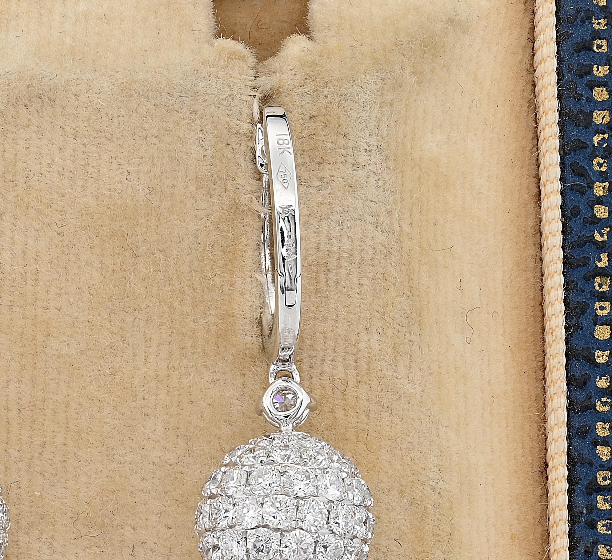 Women's or Men's Estate Italian 3.50 Ct Diamond Swing Earrings 18 KT Gold For Sale
