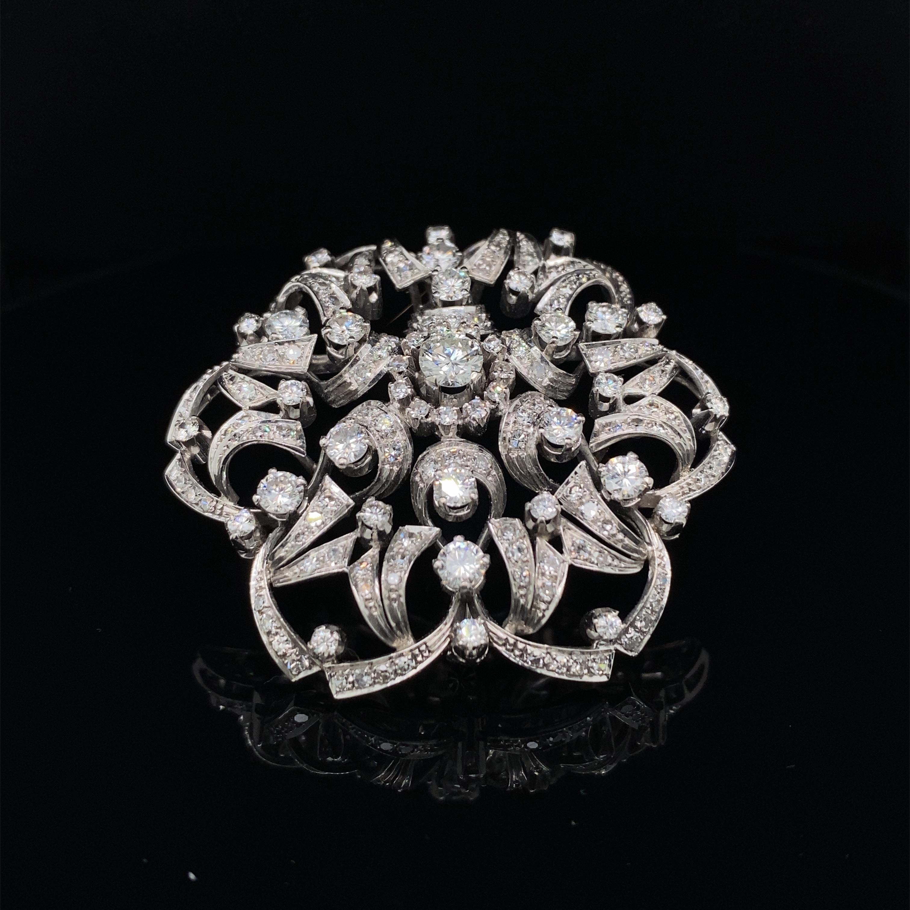Broche italienne de succession en or et diamants de 5,50 carats en vente 1