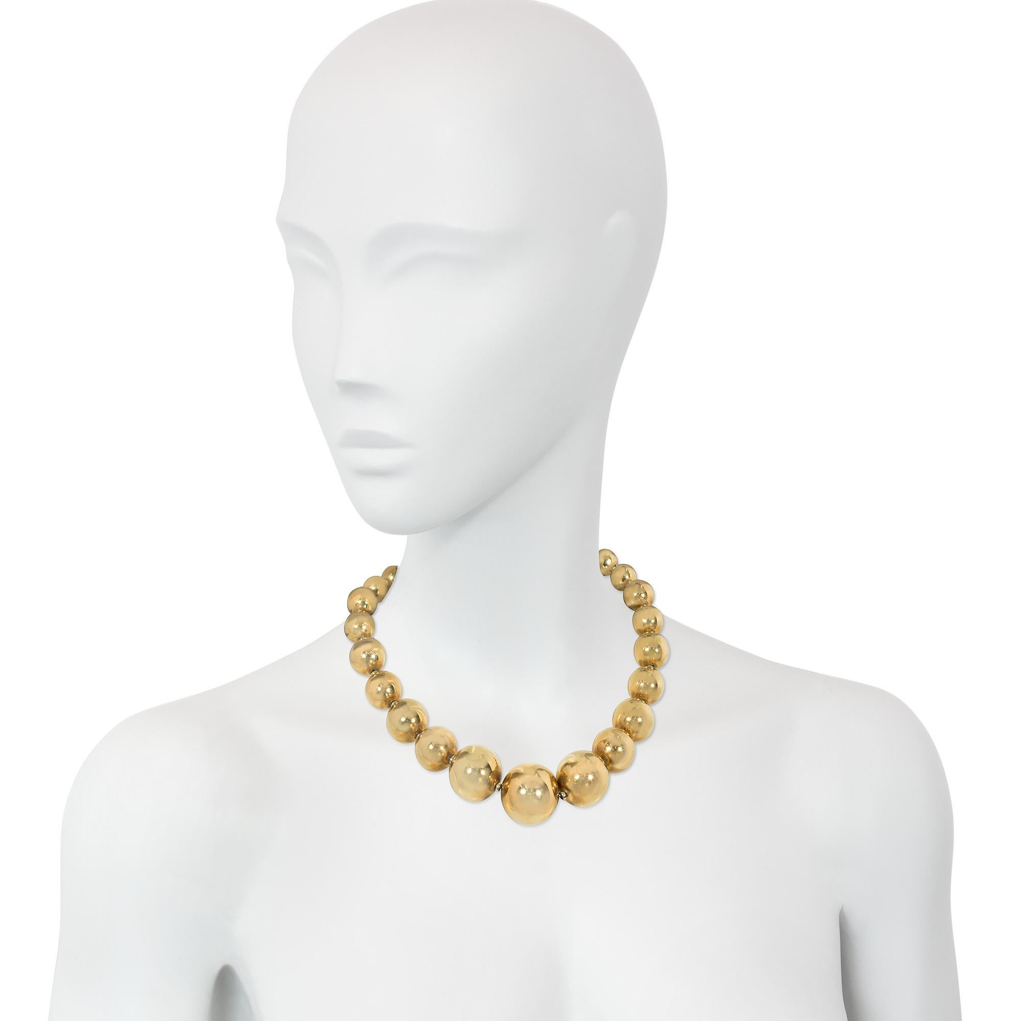 Estate Italian Graduated Gold Bead Necklace In Good Condition For Sale In New York, NY