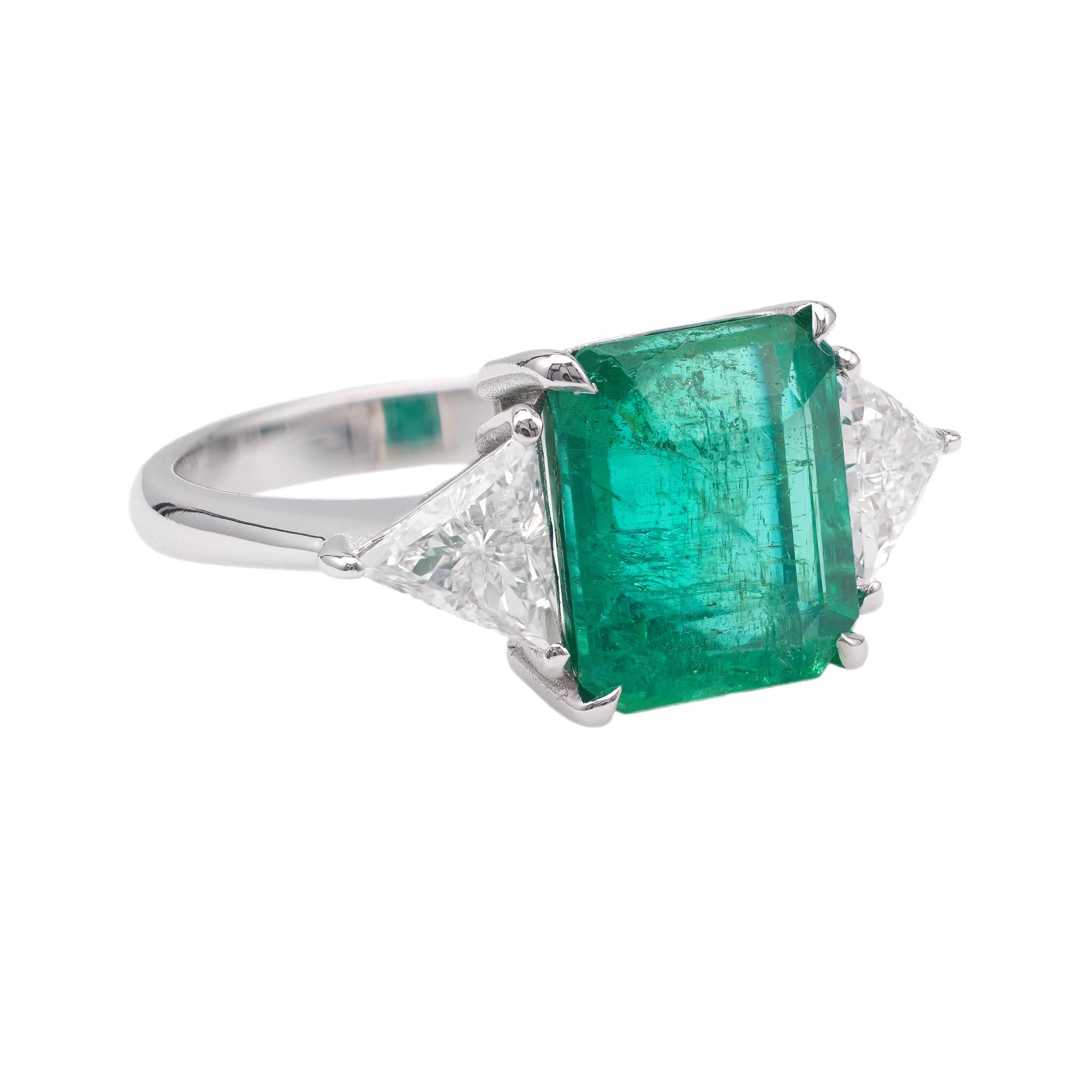 Women's or Men's Estate Italian IGN 4.40 Carat Emerald Diamond 18k White Gold Ring