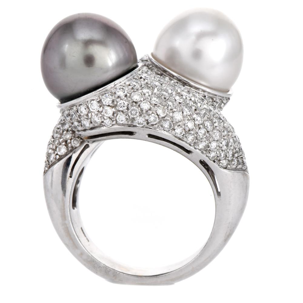 Bague cocktail YingYang bypass en or 18 carats avec perle italienne et diamants, ancienne propriété en vente 3