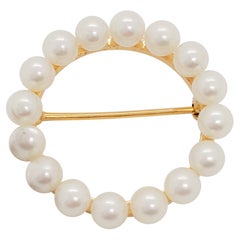 Estate Japanese White Akoya Pearl Circle Brooch in 14k Yellow Gold