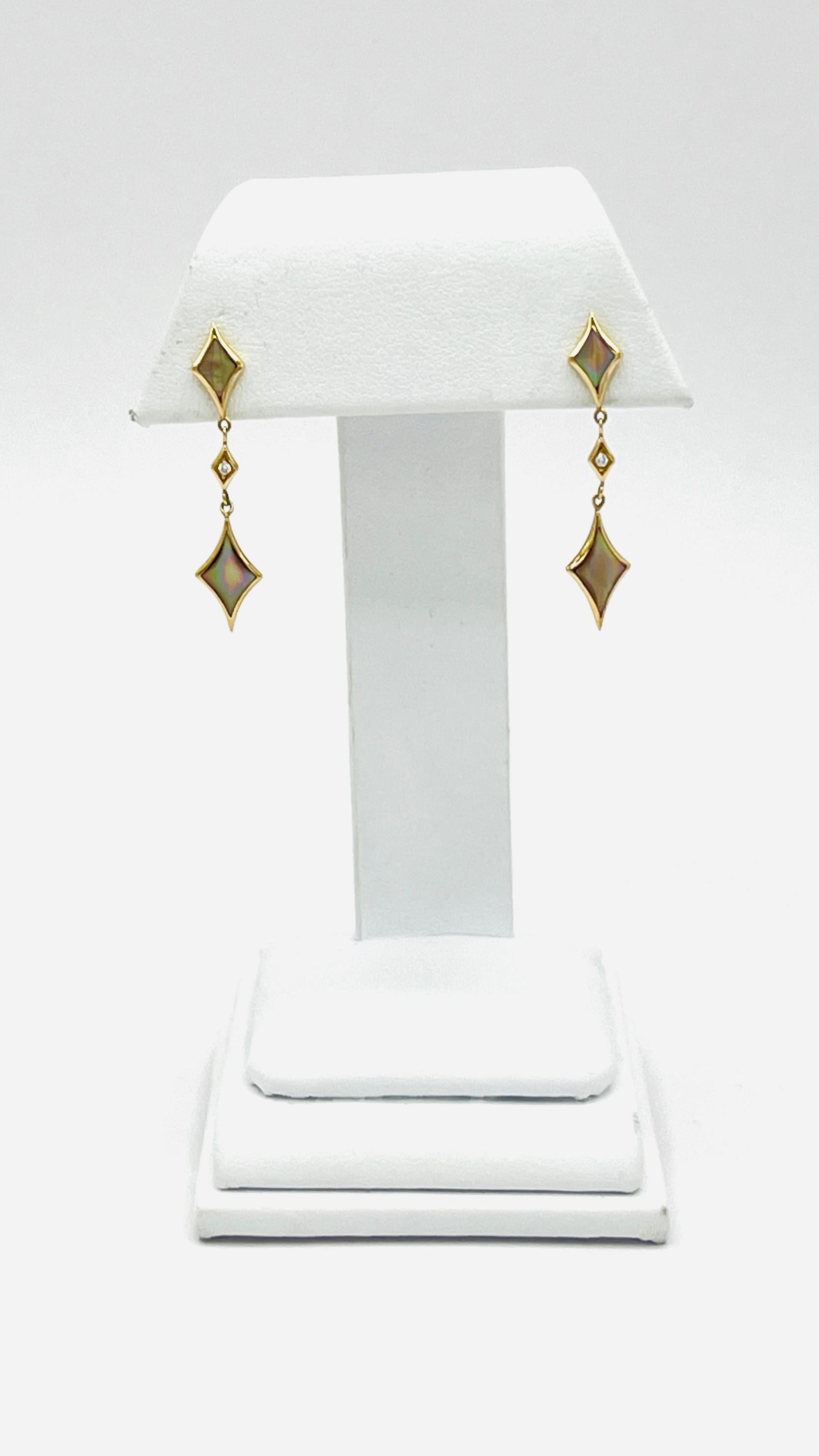 Estate Kabana Mother of Pearl Fancy Shape Dangle Earrings in 14K Yellow Gold In Excellent Condition For Sale In Los Angeles, CA