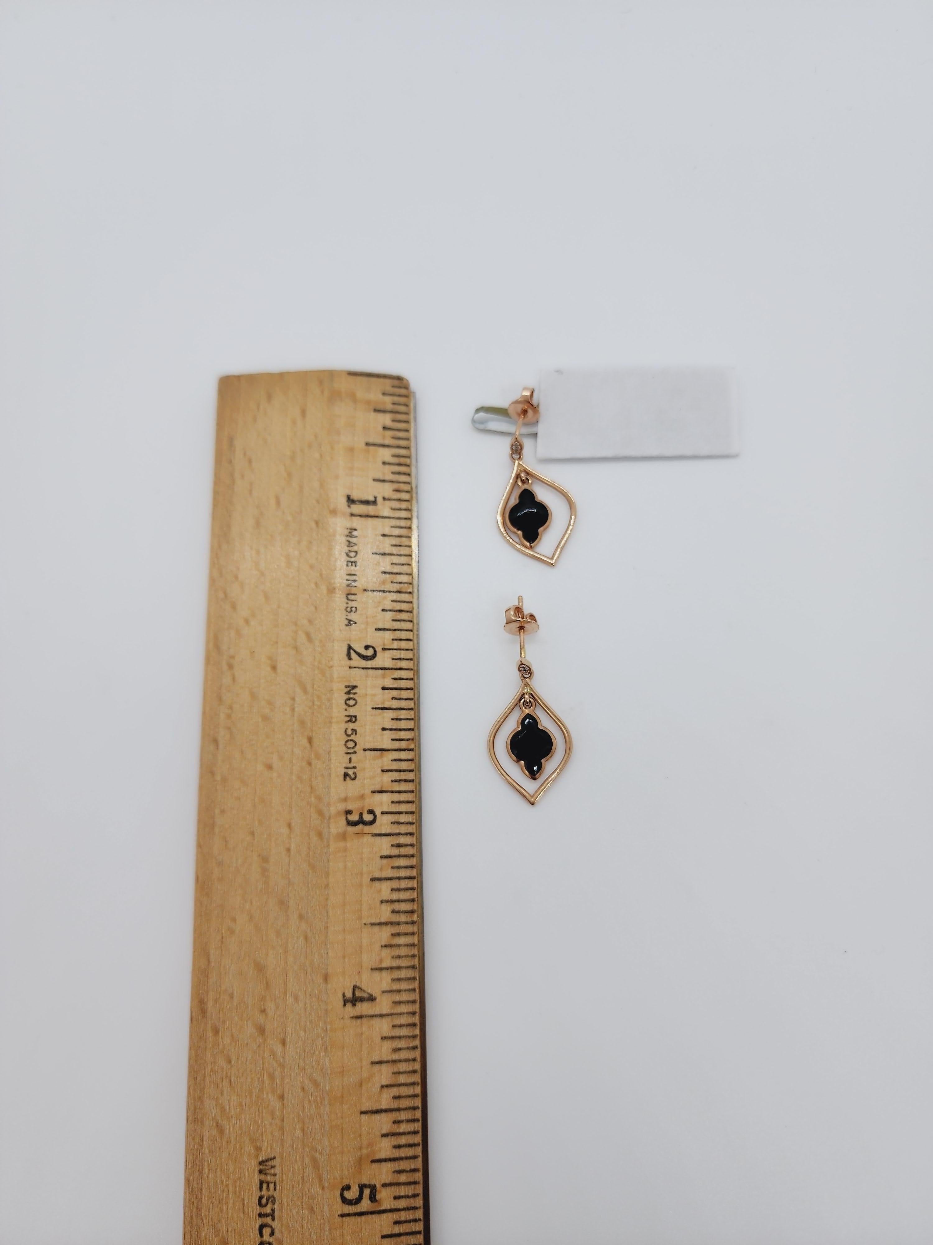 Estate Kabana Onyx and White Diamond Dangle Earrings in 14k Yellow Gold In Excellent Condition For Sale In Los Angeles, CA