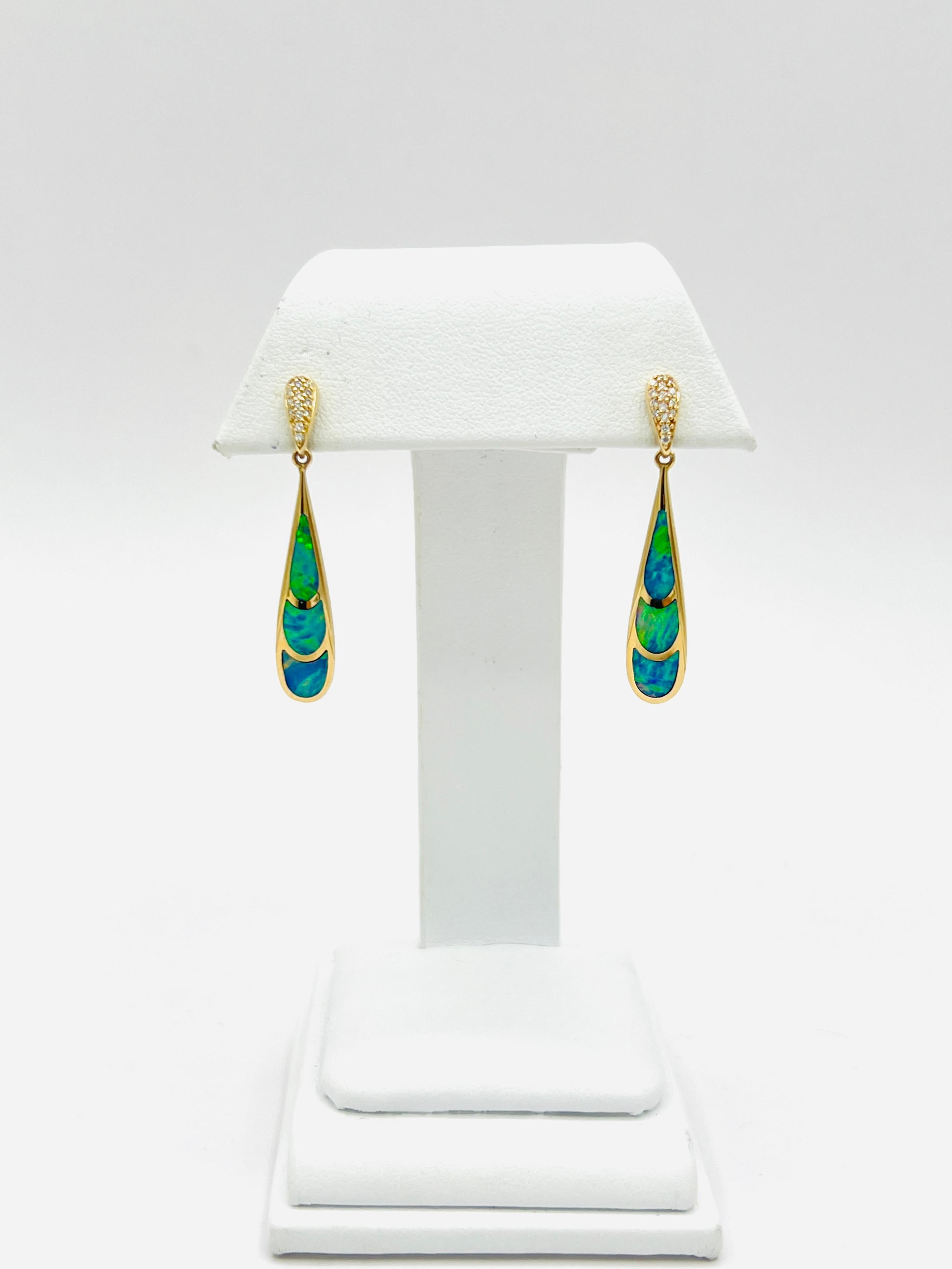 Estate Kabana Opal and White Diamond Dangle Earrings in 14K Yellow Gold In New Condition For Sale In Los Angeles, CA