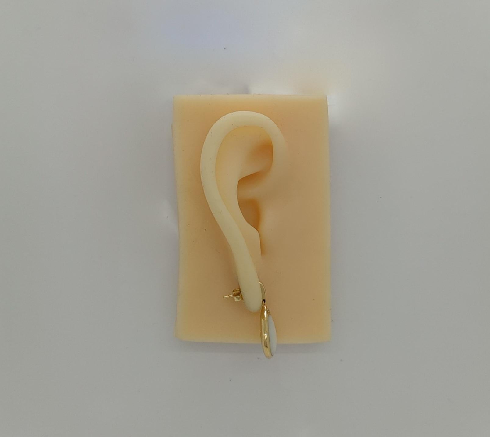 Nachlass Kabana Weiß Perlmutt Birnen-Ohrringe aus 14k Gelbgold (Tropfenschliff) im Angebot