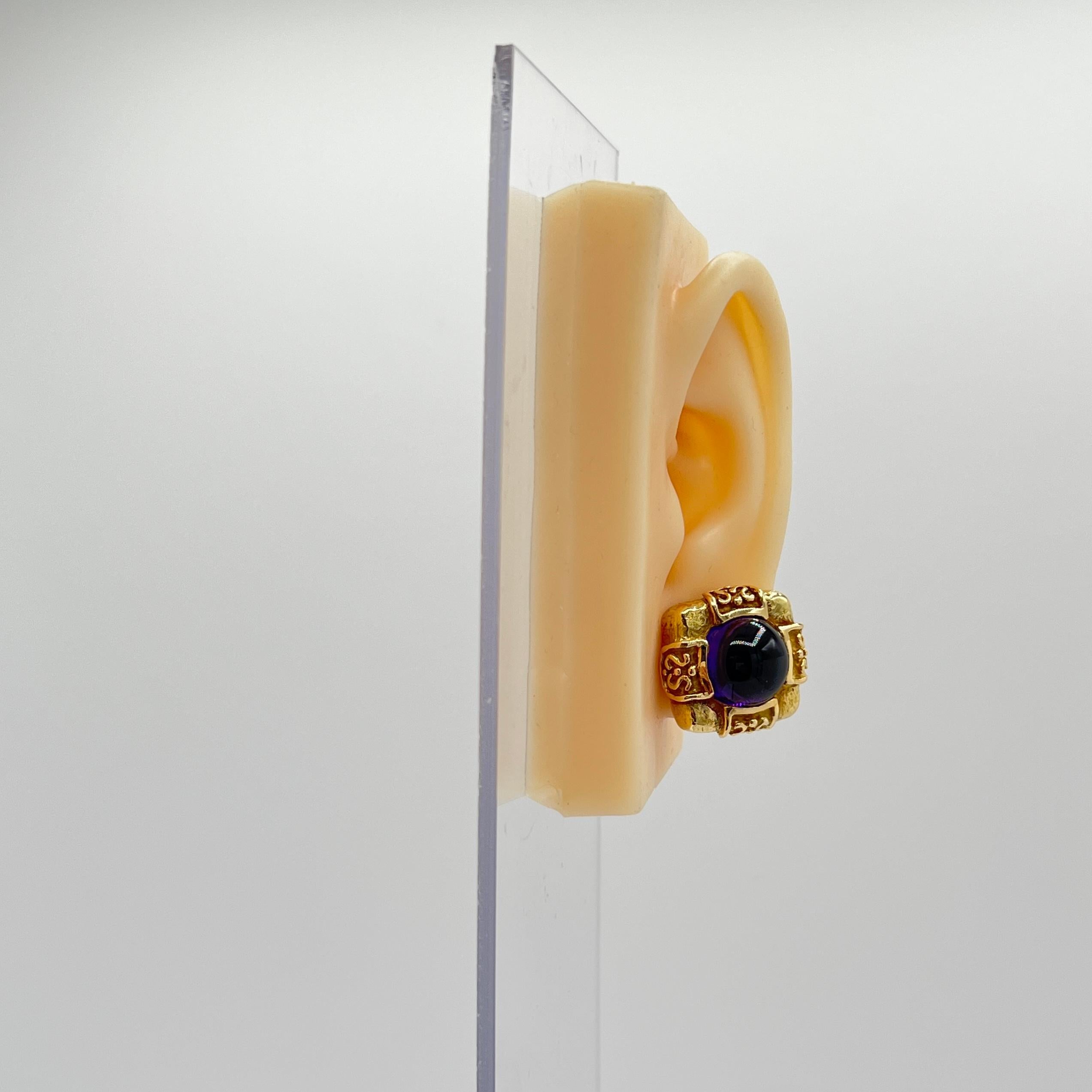 Pan di zucchero Orecchini di proprietà Katy Briscoe con ametista in oro giallo 18 carati in vendita