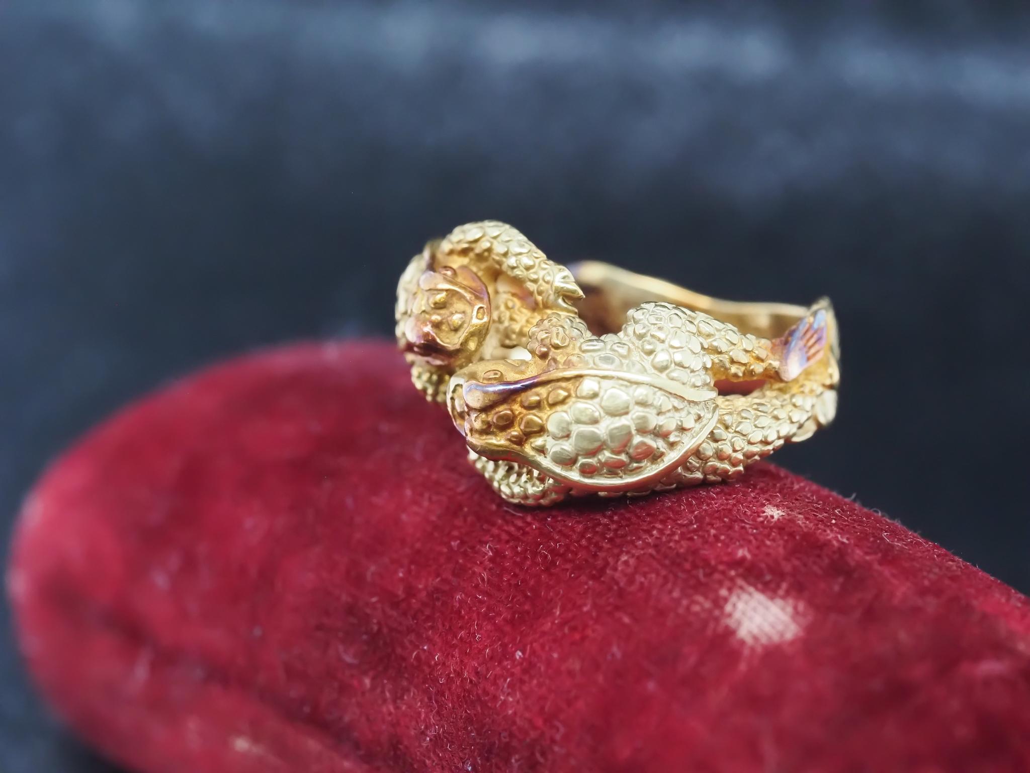 Estate Kieselstein-Cord Gold Double Frog 18K Yellow Gold Ring In Good Condition For Sale In Hicksville, NY