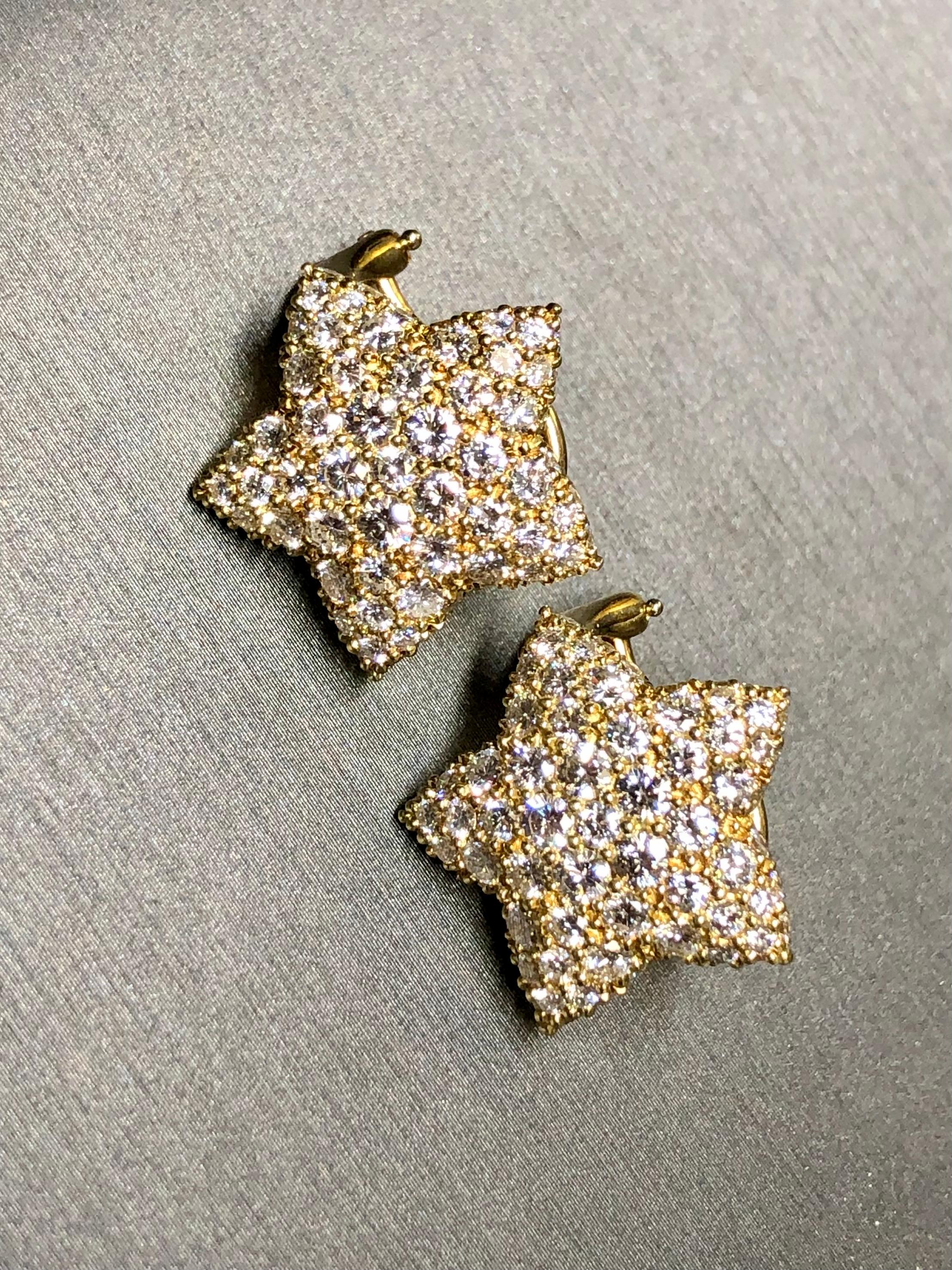 Estate KURT WAYNE 18K Pave Diamond Star Huggie Earrings 5cttw F Vs For Sale 4