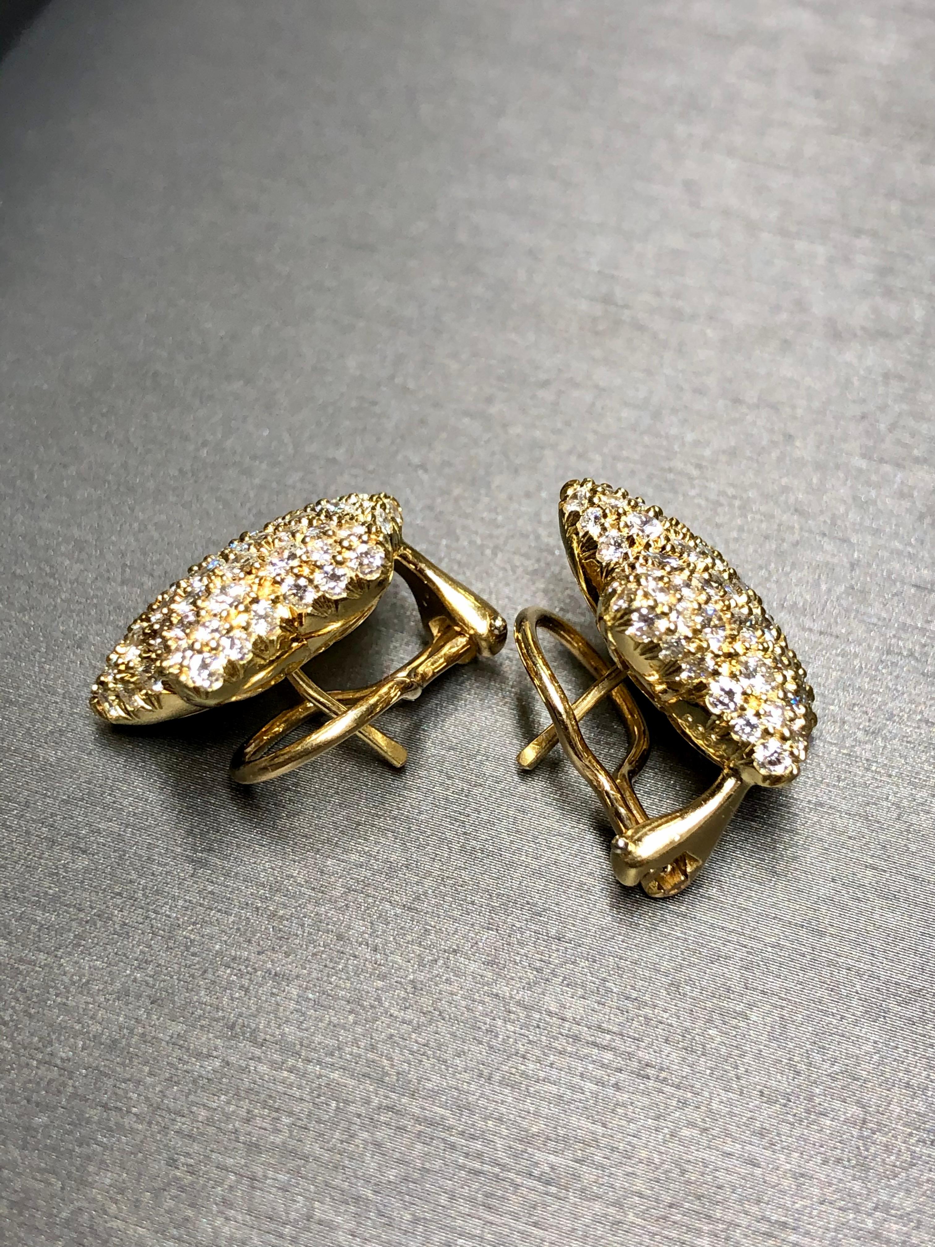 Estate KURT WAYNE 18K Pave Diamond Star Huggie Earrings 5cttw F Vs For Sale 2