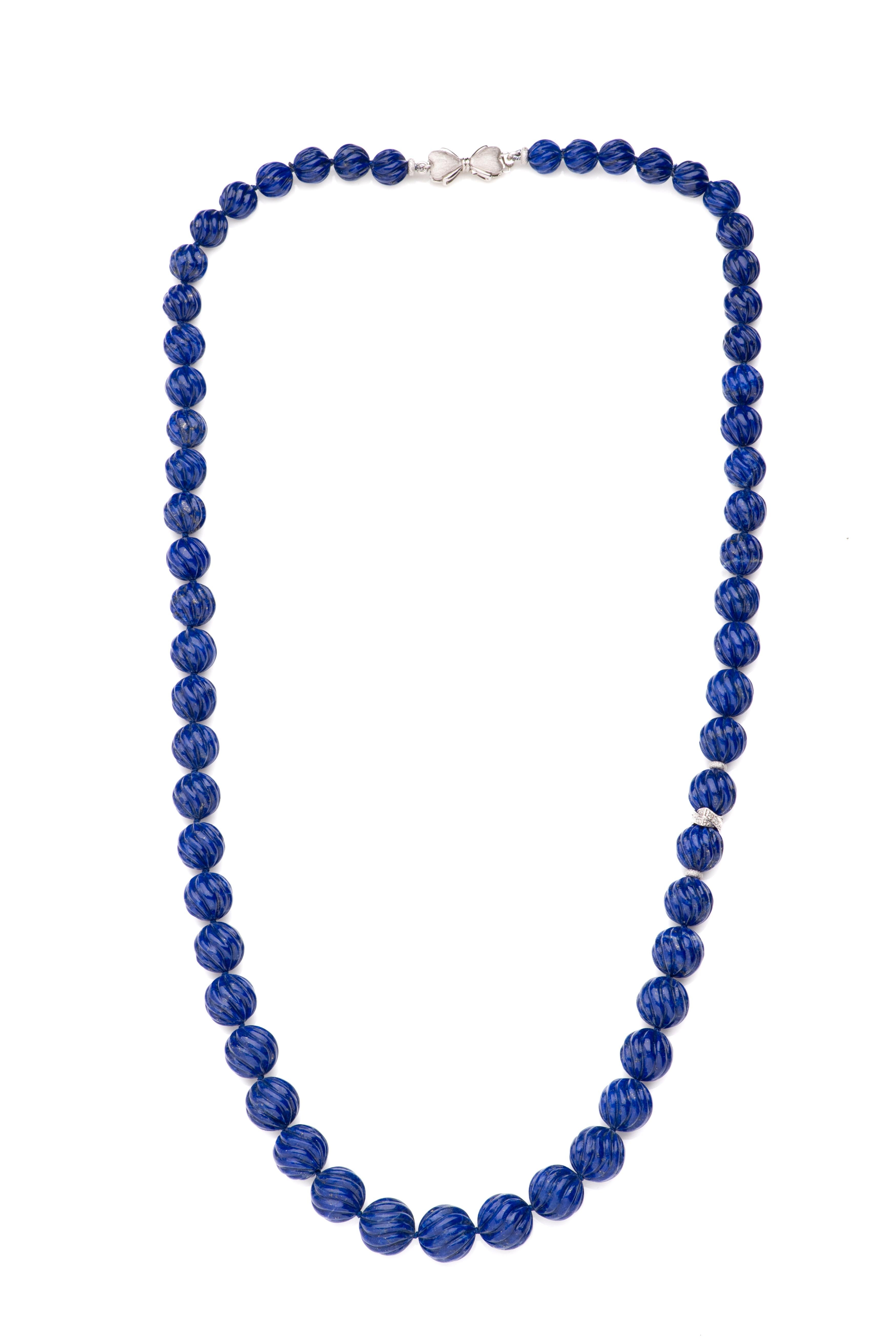 Nachlass Lapislazuli Weißgold Diamant-Halskette (Moderne) im Angebot