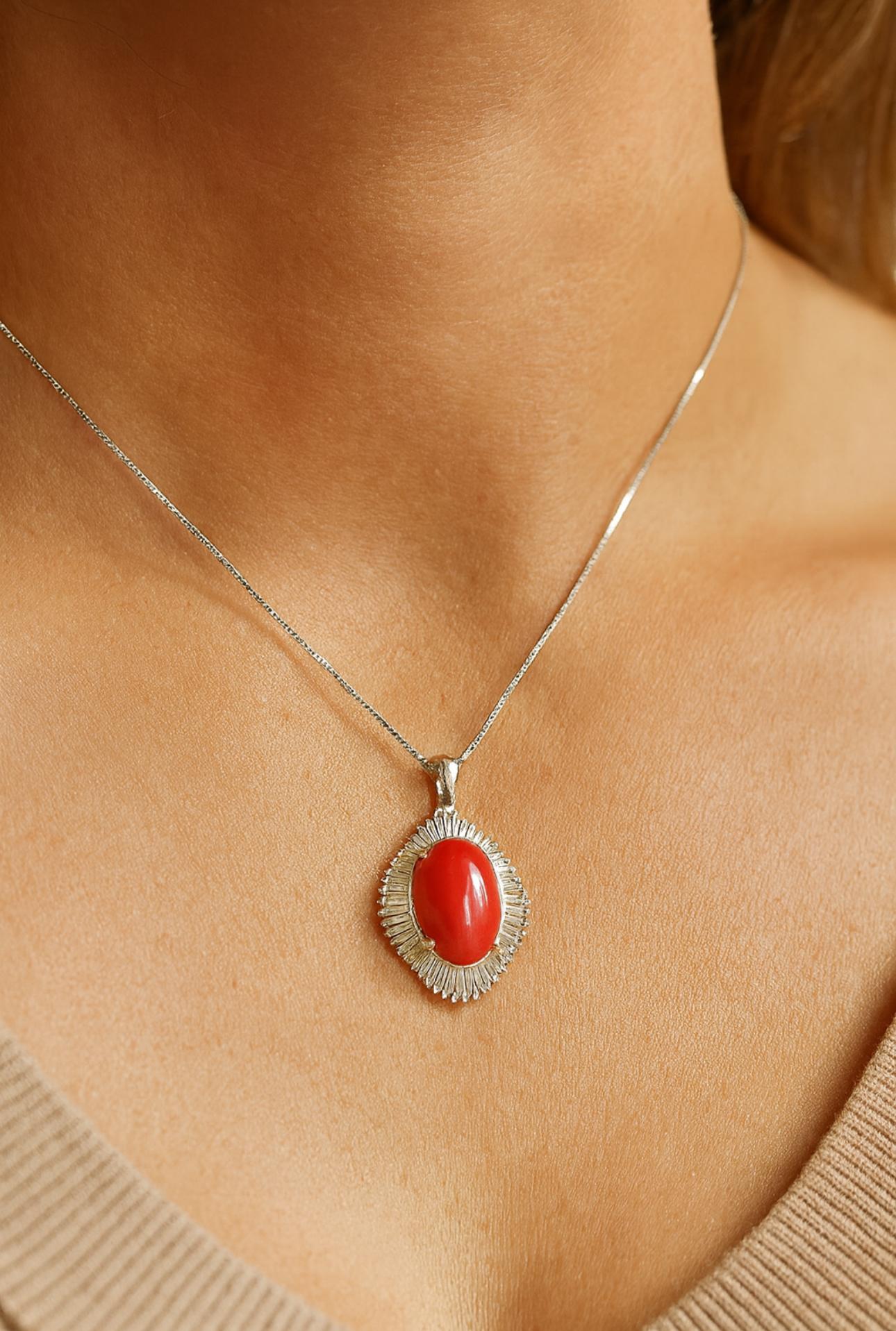 Collana Estate Large Coral Diamond Platinum 14210 in vendita 2