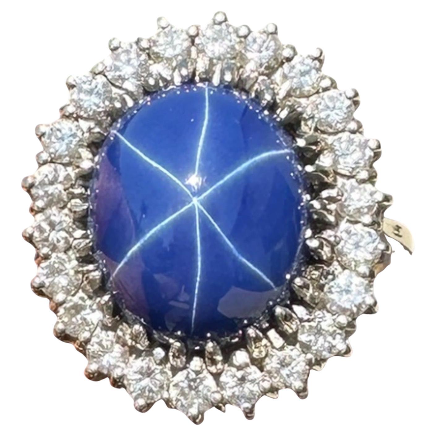 Anillo Estate Large Linde Blue Star Sapphire & .90ct Diamond Halo 18k Euro Shank en venta