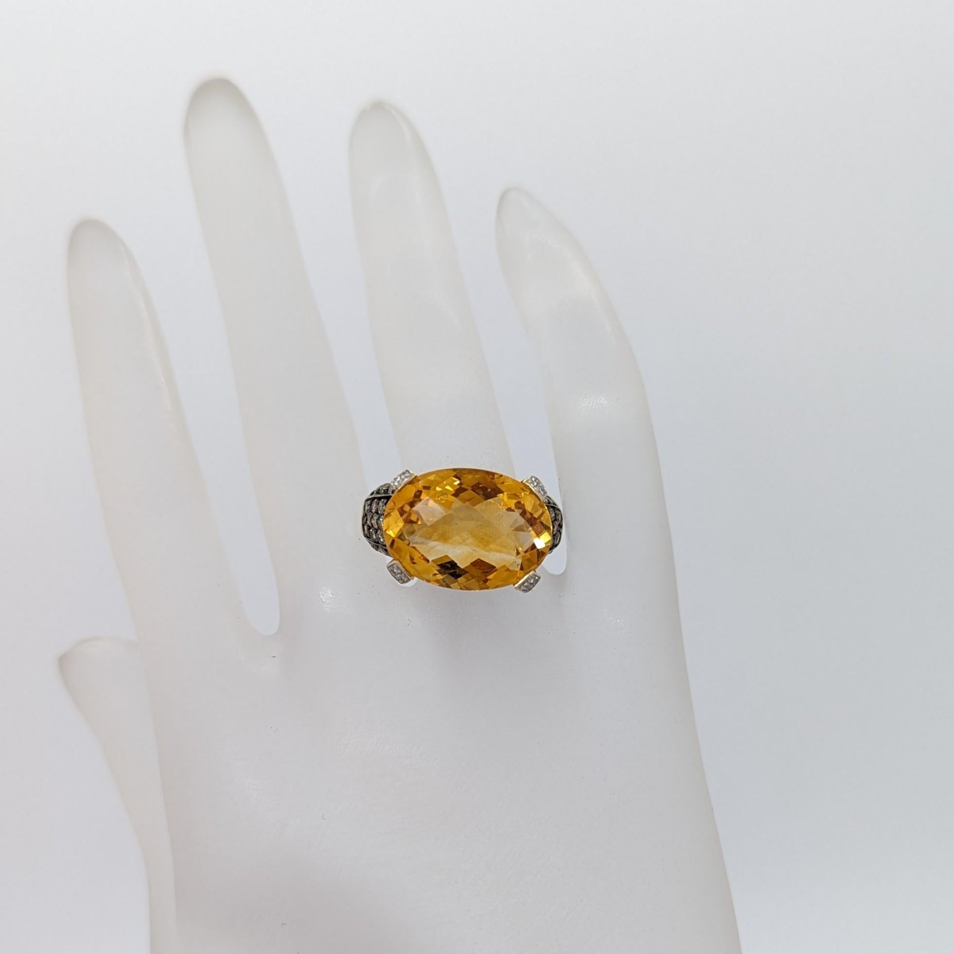 Estate Levian Citrine, White and Champagne Diamond Cocktail Ring in 14k Gold In New Condition For Sale In Los Angeles, CA