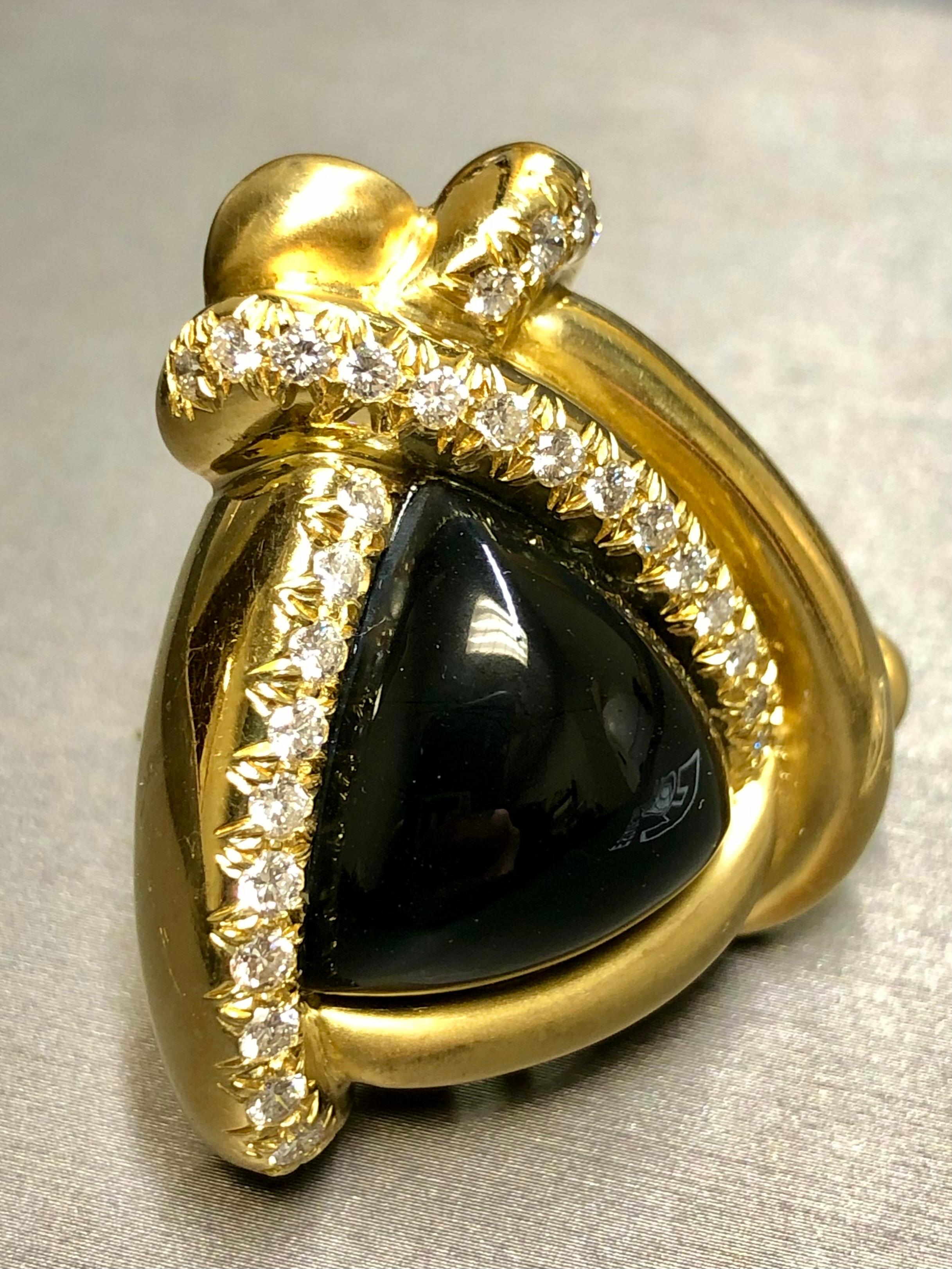 Women's or Men's Estate MARLENE STOWE Satin Finish 18K Cabochon Onyx Diamond Brooch Pin G Vs For Sale