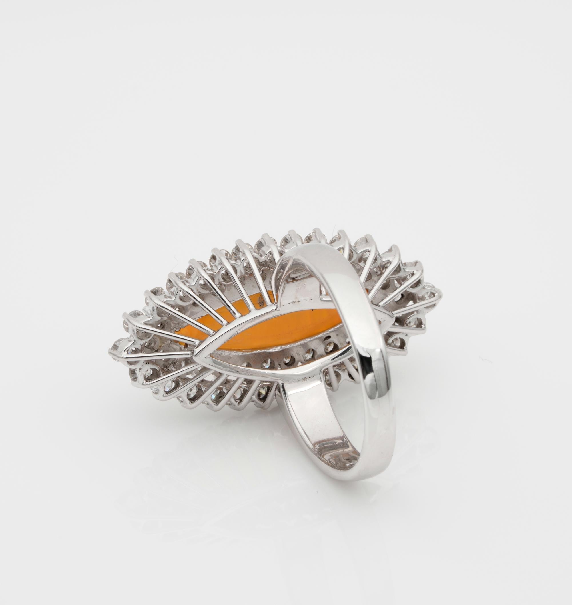 Marqueeförmiger Feueropal-Ring mit 2,60 Karat Diamant im Angebot 3
