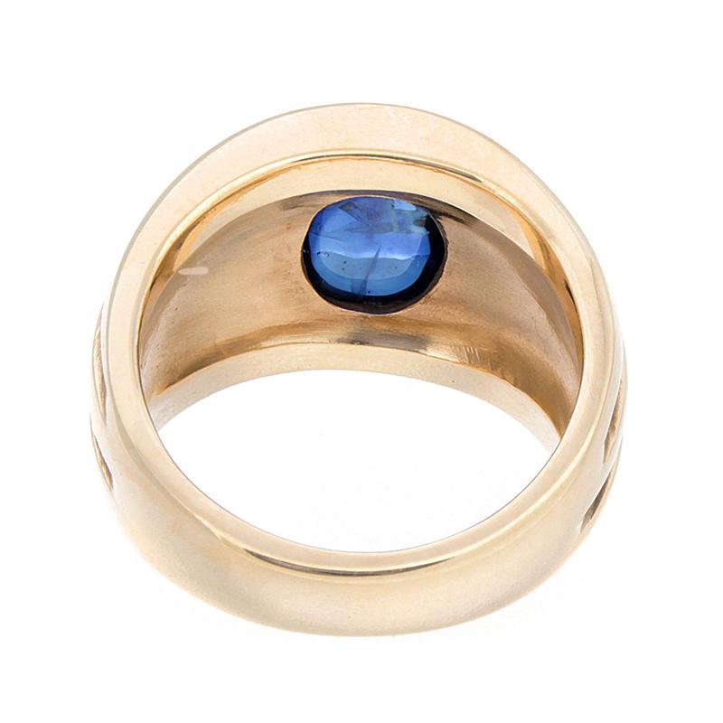 Bague en or avec saphir cabochon pour homme (succession) Excellent état - En vente à Beverly Hills, CA