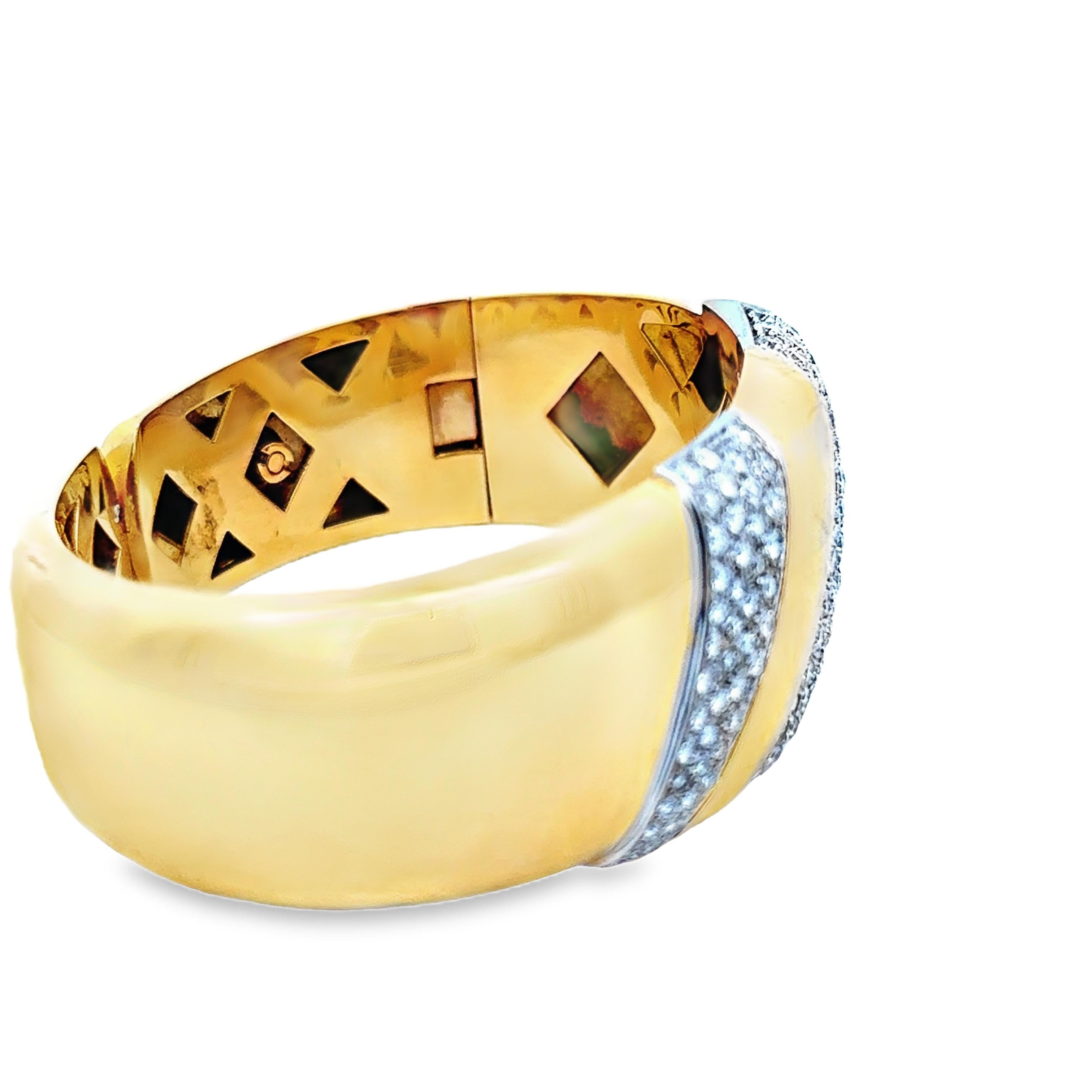 Round Cut Estate Mid-Century 18K Yellow Gold Diamond Cuff Bracelet – 2.5 Carats For Sale