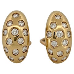 Boucles d'oreilles en or jaune 18 carats avec diamants du Domaine Mikimoto 1.04ctw
