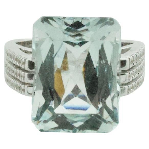 Estate Modernistic Aquamarine and Diamond Ring in White Gold For Sale