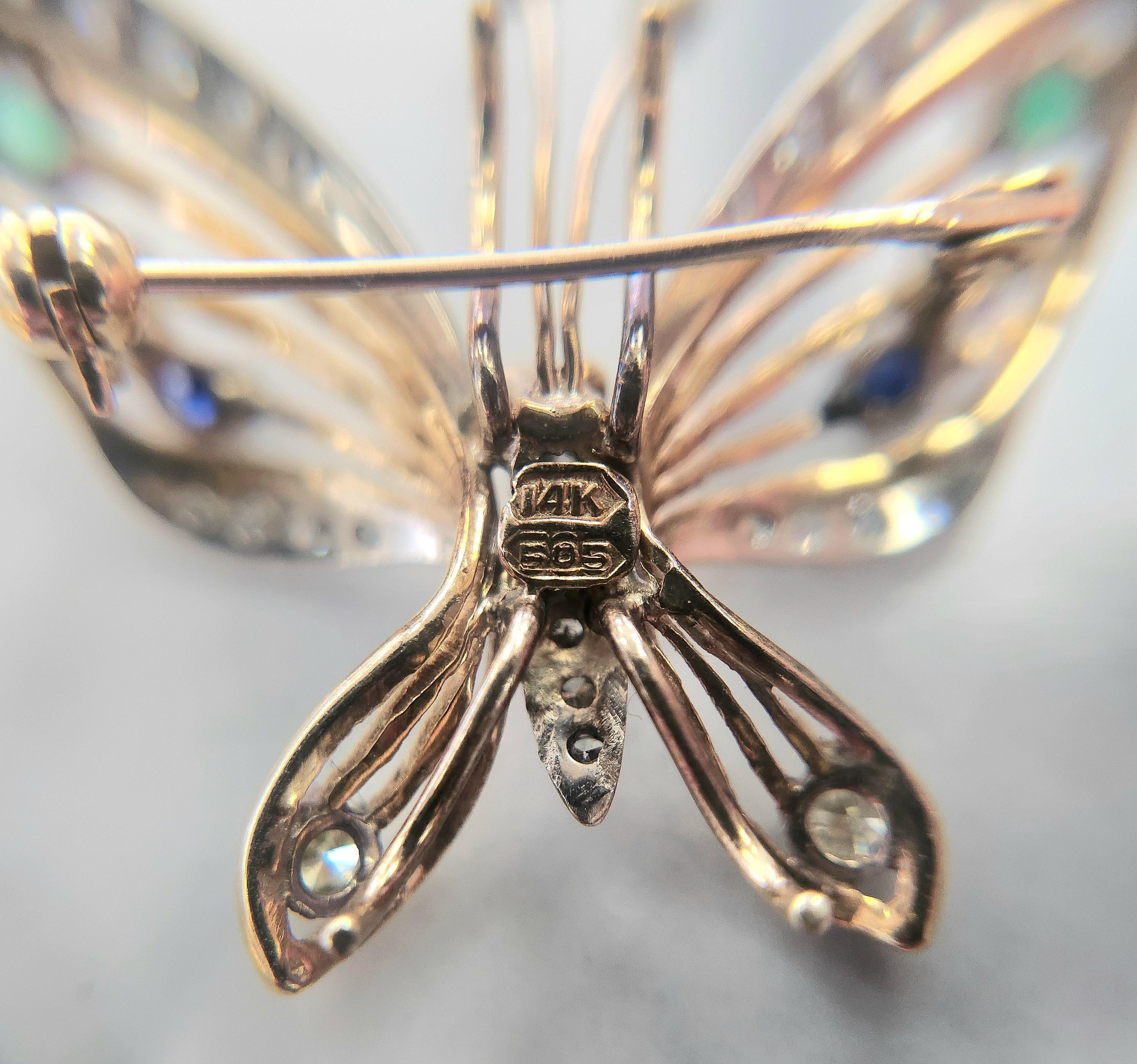 Spilla a forma di farfalla con più pietre e diamanti in oro bicolore 14K in vendita 1