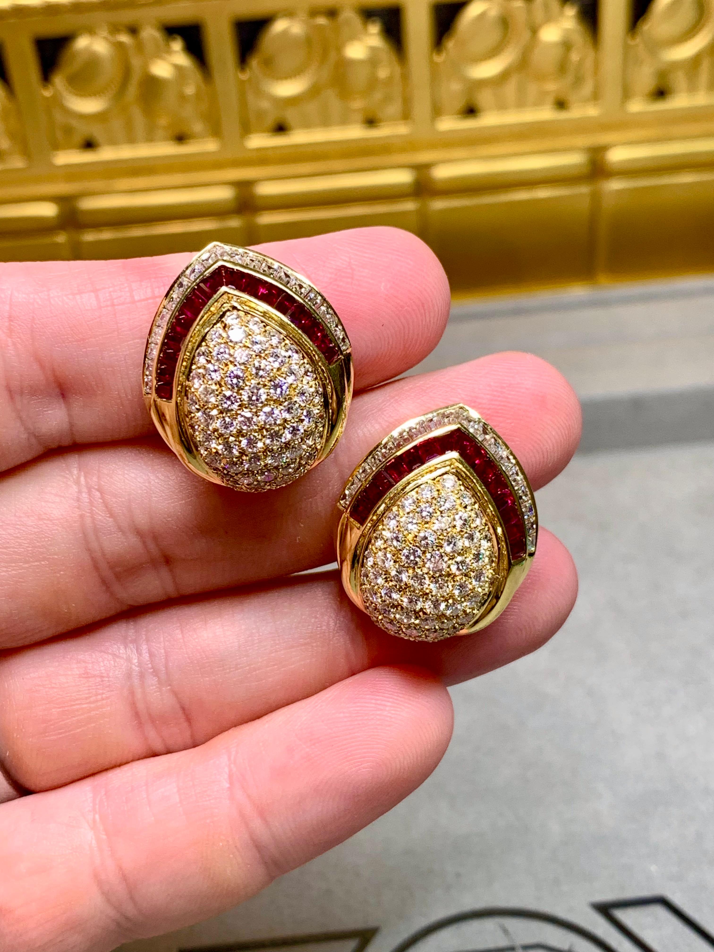 da uomo o donna Estate NAMDAR 18K Pave Diamond Ruby Huggie Omega Clip Orecchini 9ctw in vendita